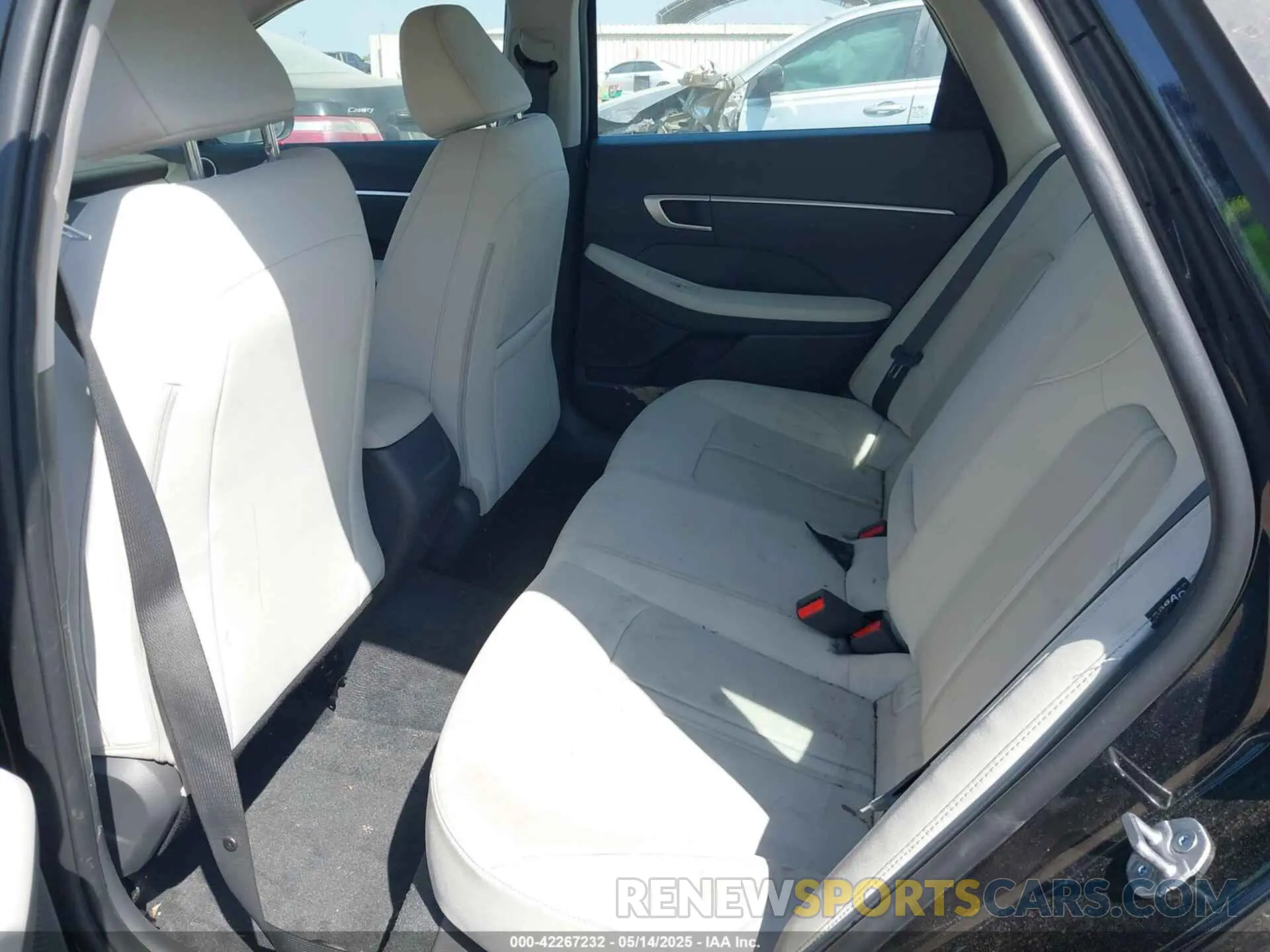 8 Photograph of a damaged car KMHL64JAXSA437748 HYUNDAI SONATA 2025