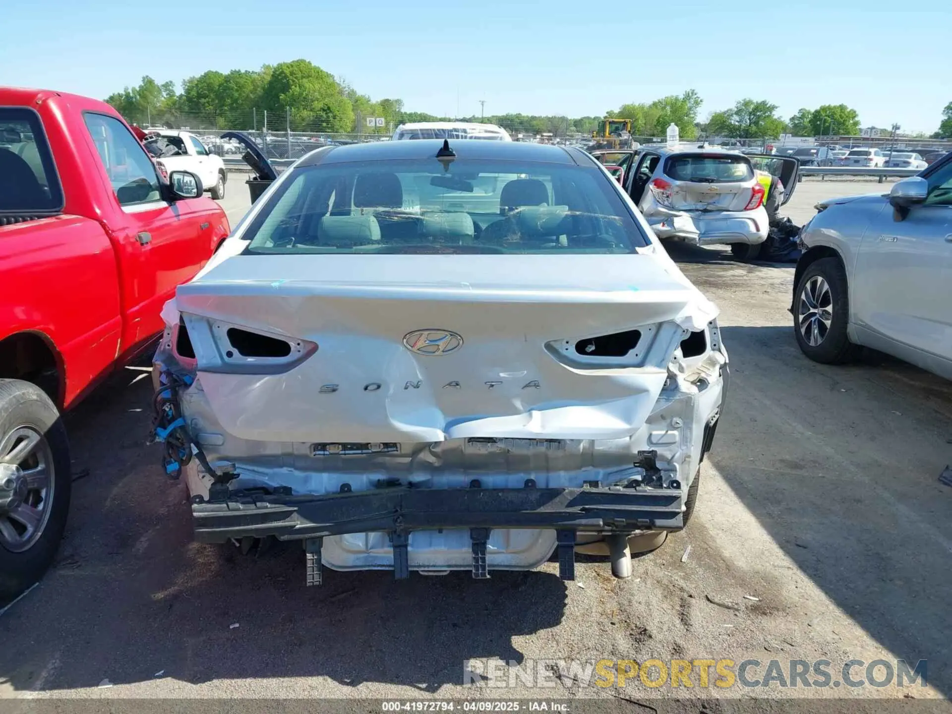 17 Фотография поврежденного автомобиля KMHE34L32KA090514 HYUNDAI SONATA HYBRID 2019