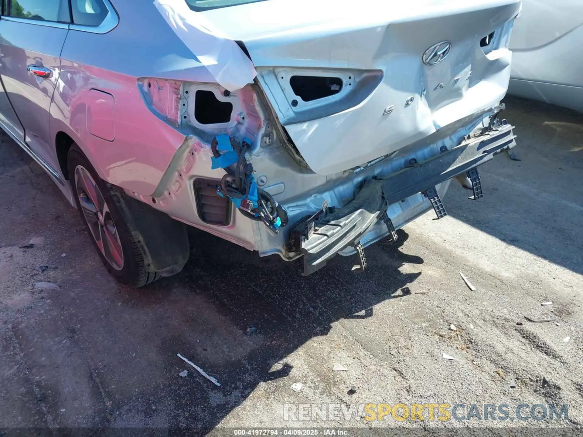18 Фотография поврежденного автомобиля KMHE34L32KA090514 HYUNDAI SONATA HYBRID 2019