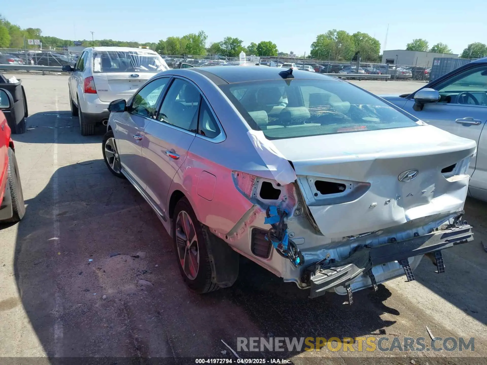 3 Фотография поврежденного автомобиля KMHE34L32KA090514 HYUNDAI SONATA HYBRID 2019