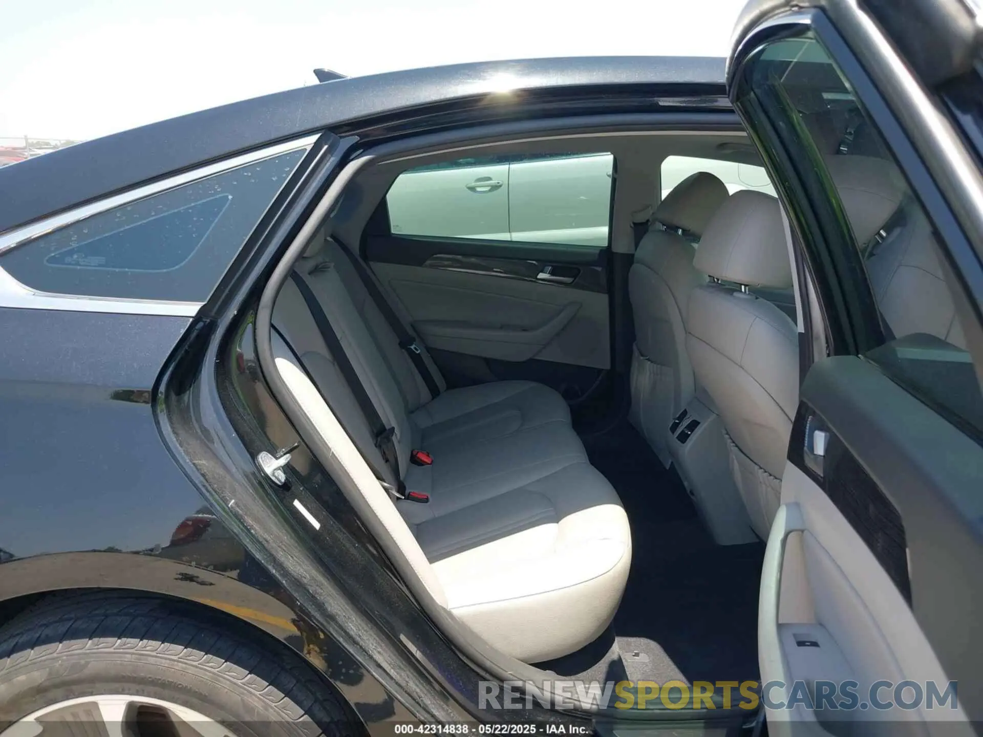 8 Фотография поврежденного автомобиля KMHE34L35KA092824 HYUNDAI SONATA HYBRID 2019