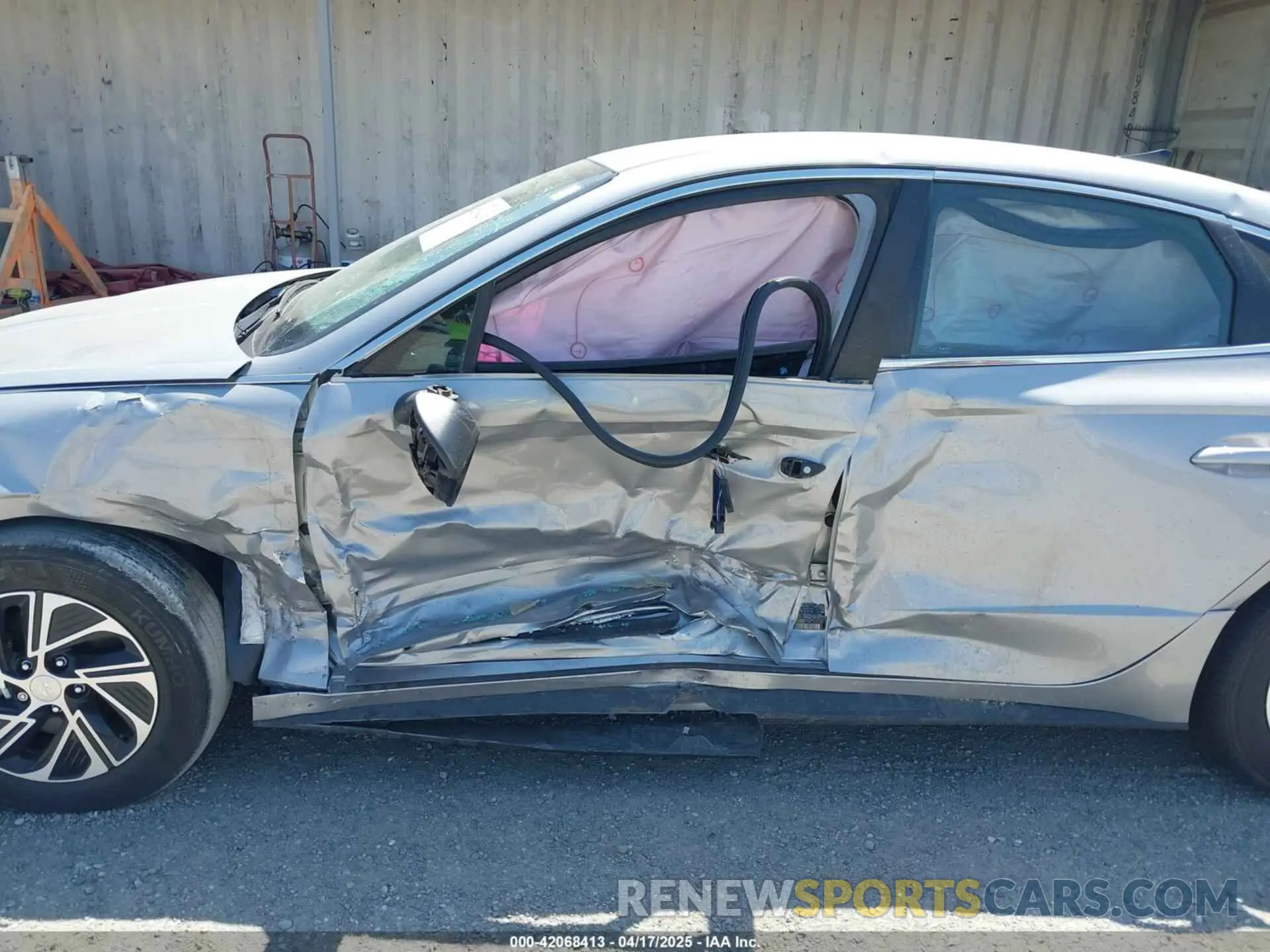 6 Photograph of a damaged car KMHL24JJ0PA061953 HYUNDAI SONATA HYBRID 2023