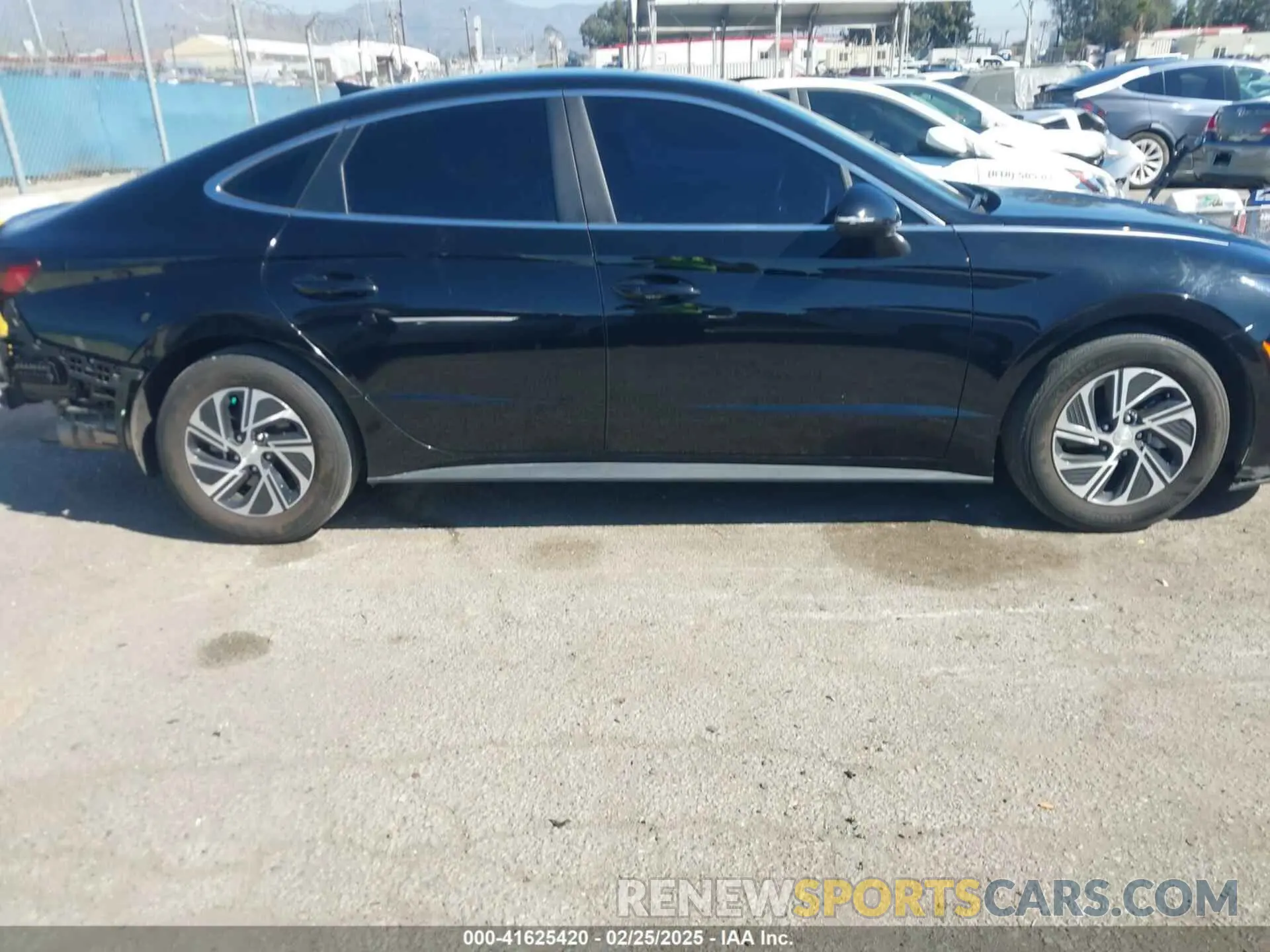 14 Photograph of a damaged car KMHL24JJ4PA055136 HYUNDAI SONATA HYBRID 2023