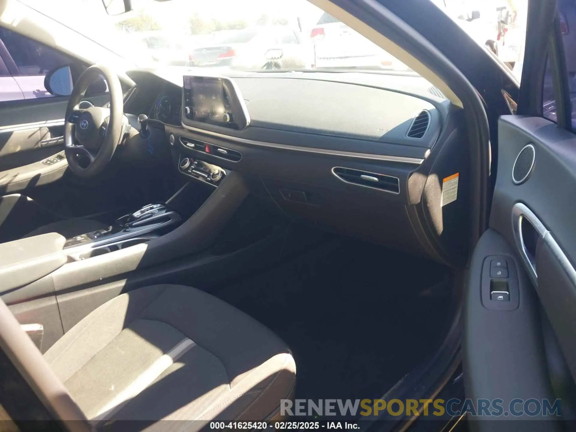 5 Photograph of a damaged car KMHL24JJ4PA055136 HYUNDAI SONATA HYBRID 2023