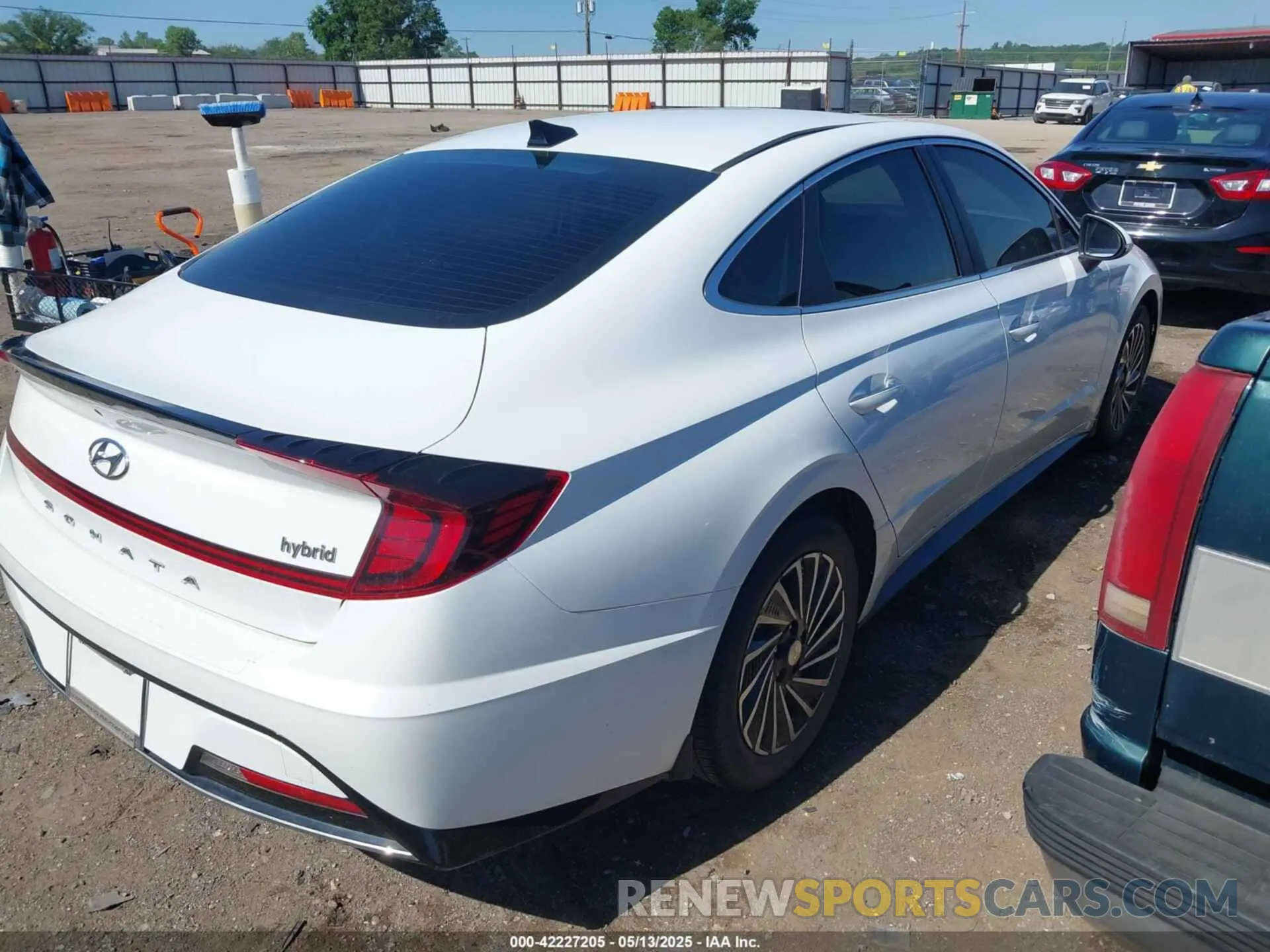 4 Photograph of a damaged car KMHL34JJ0PA064039 HYUNDAI SONATA HYBRID 2023