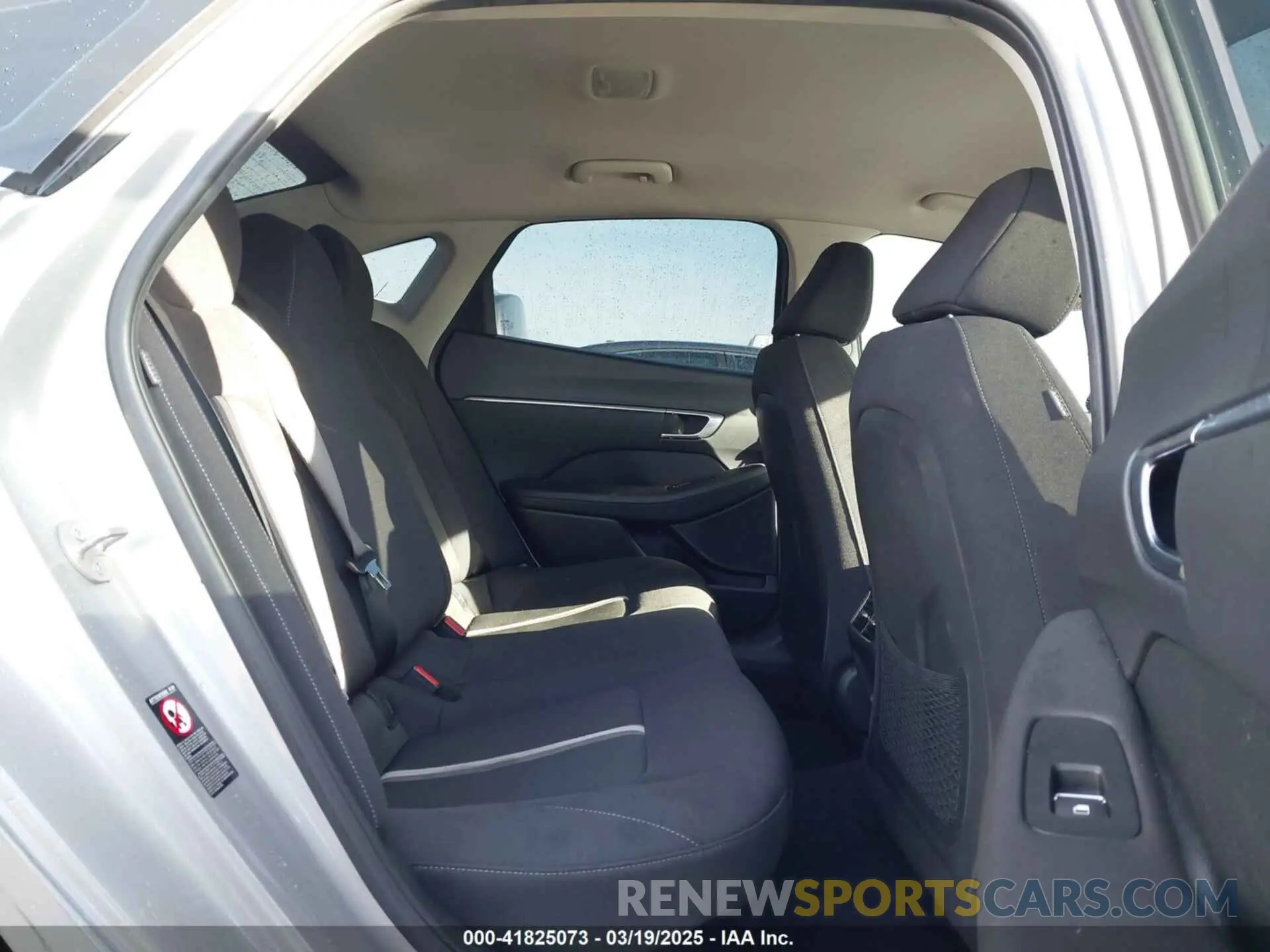 8 Photograph of a damaged car KMHL34JJ5PA071052 HYUNDAI SONATA HYBRID 2023
