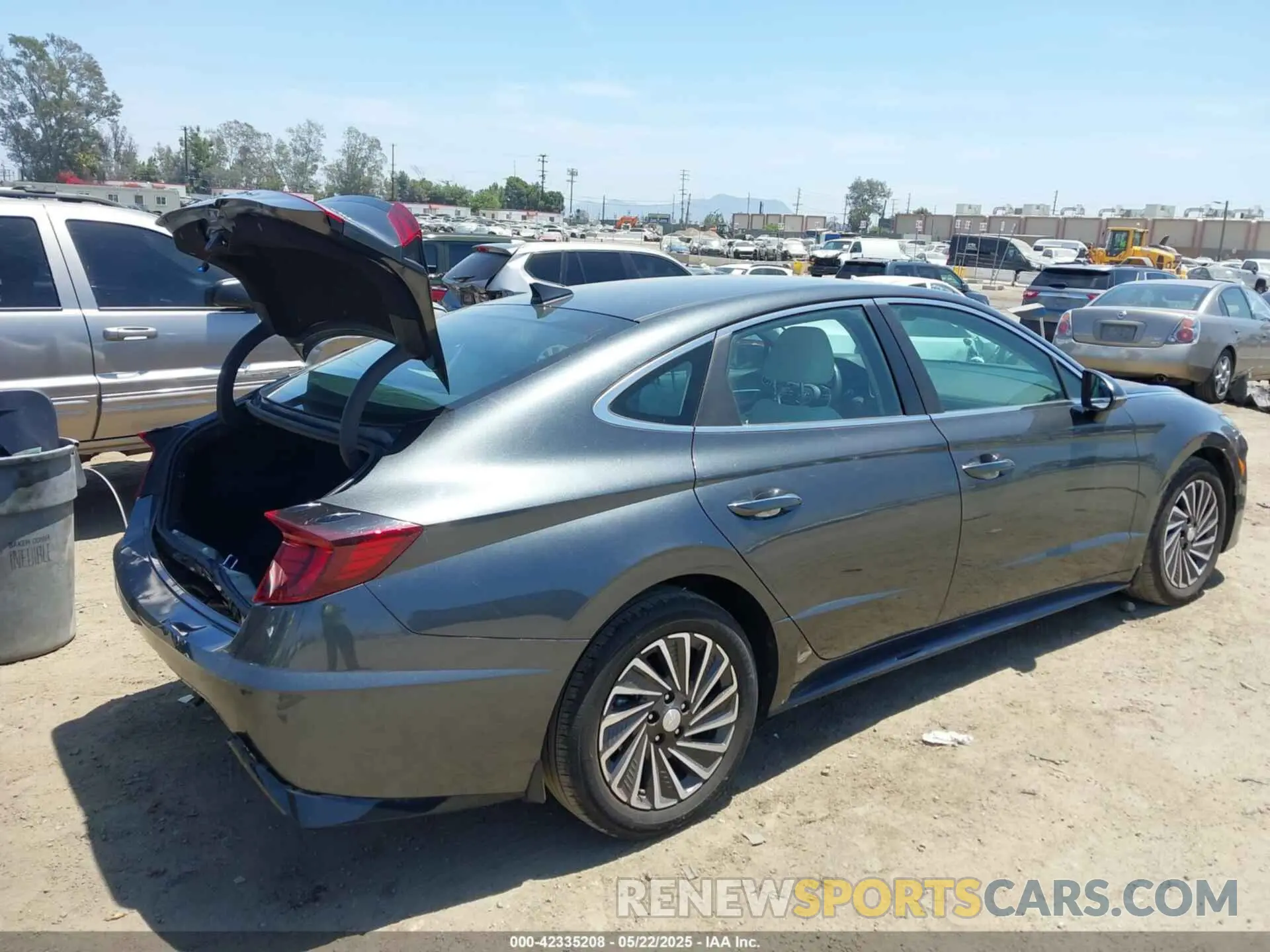 4 Photograph of a damaged car KMHL34JJ8PA077783 HYUNDAI SONATA HYBRID 2023