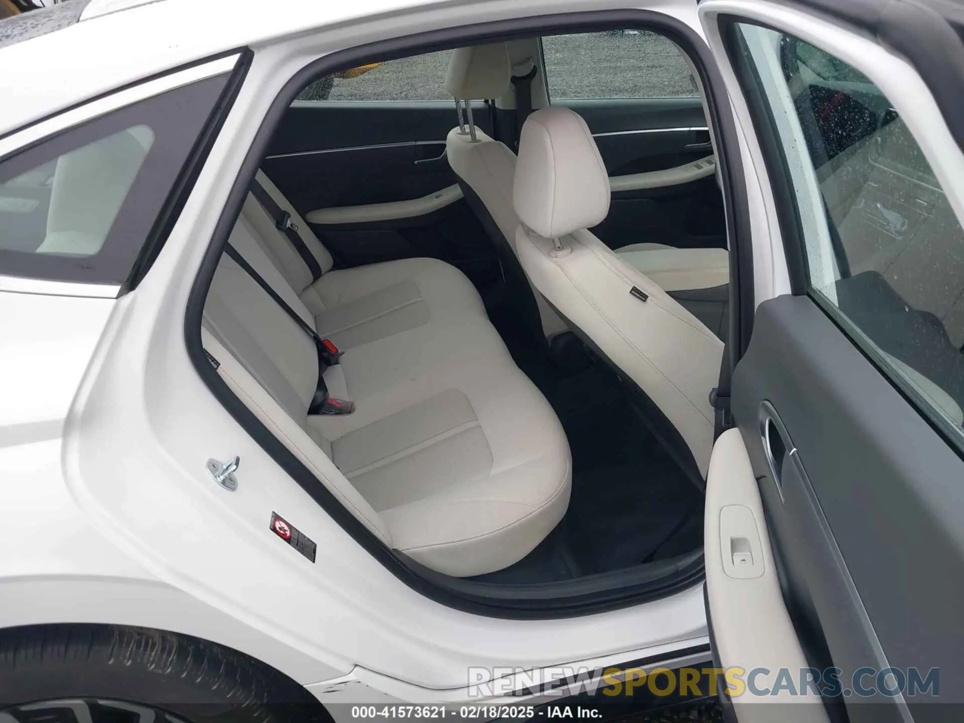 8 Фотография поврежденного автомобиля KMHL34JJXPA054067 HYUNDAI SONATA HYBRID 2023
