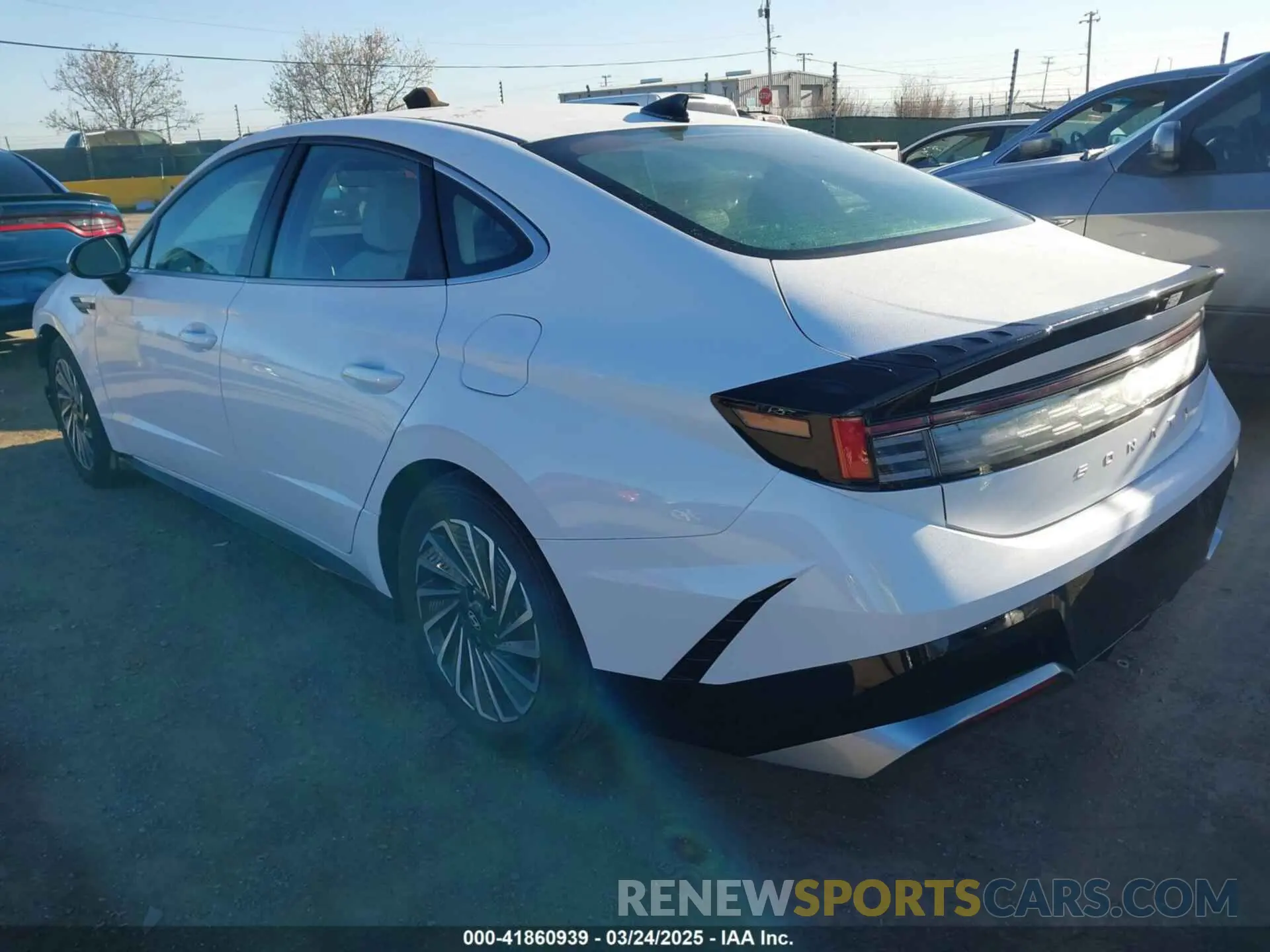 3 Photograph of a damaged car KMHL34JJ2RA086417 HYUNDAI SONATA HYBRID 2024
