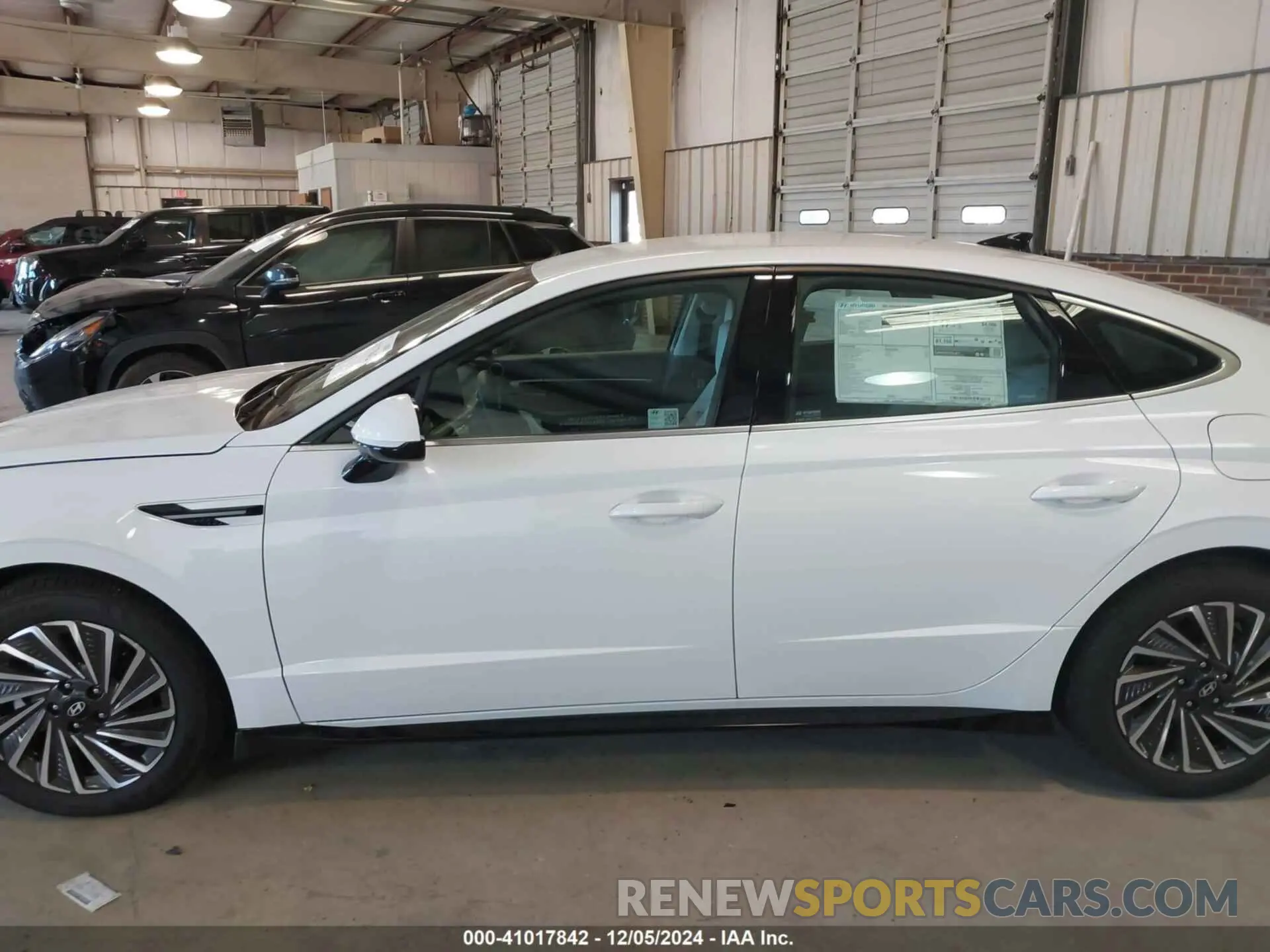15 Photograph of a damaged car KMHL34JJ5RA085911 HYUNDAI SONATA HYBRID 2024