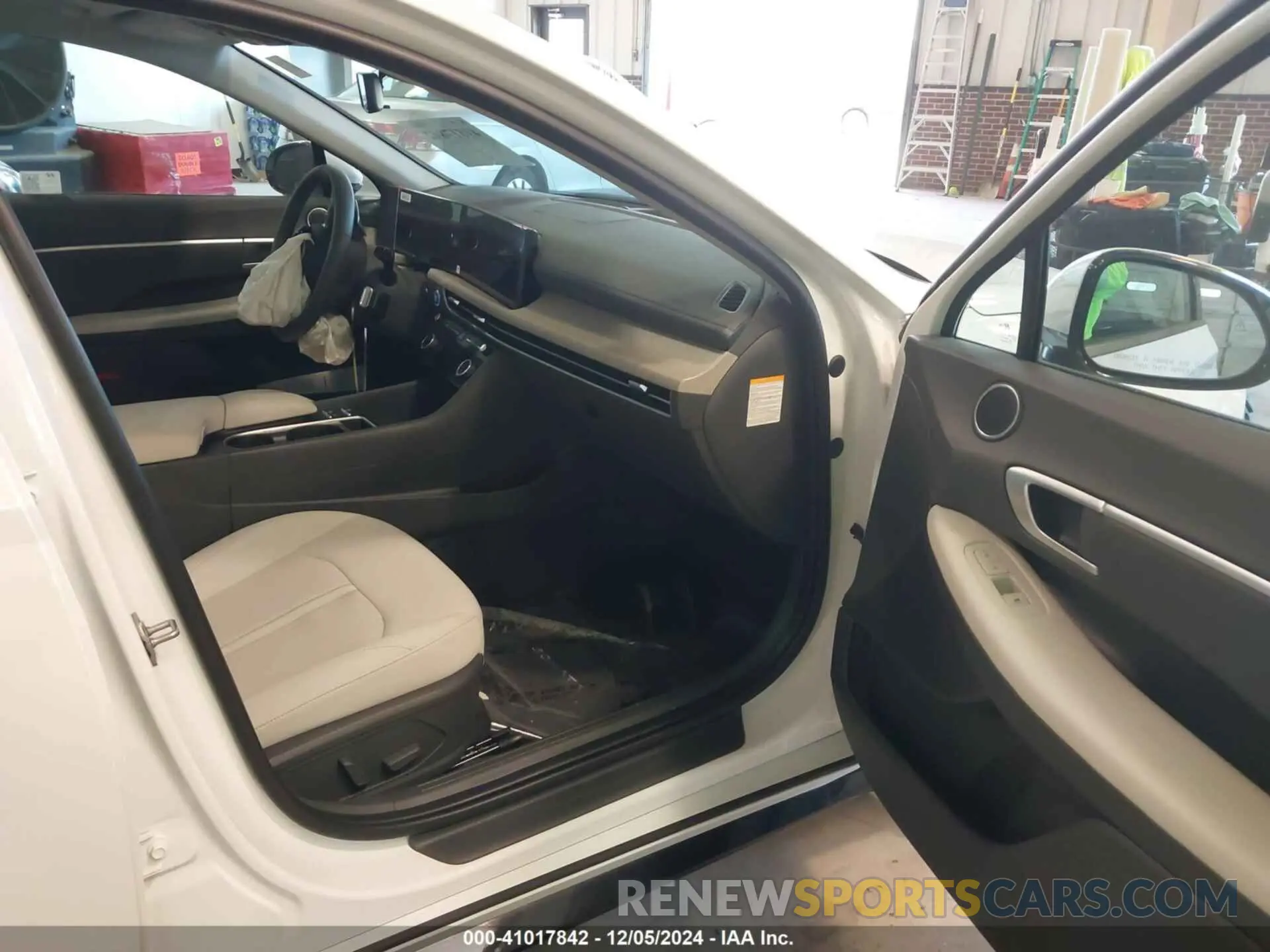 5 Photograph of a damaged car KMHL34JJ5RA085911 HYUNDAI SONATA HYBRID 2024