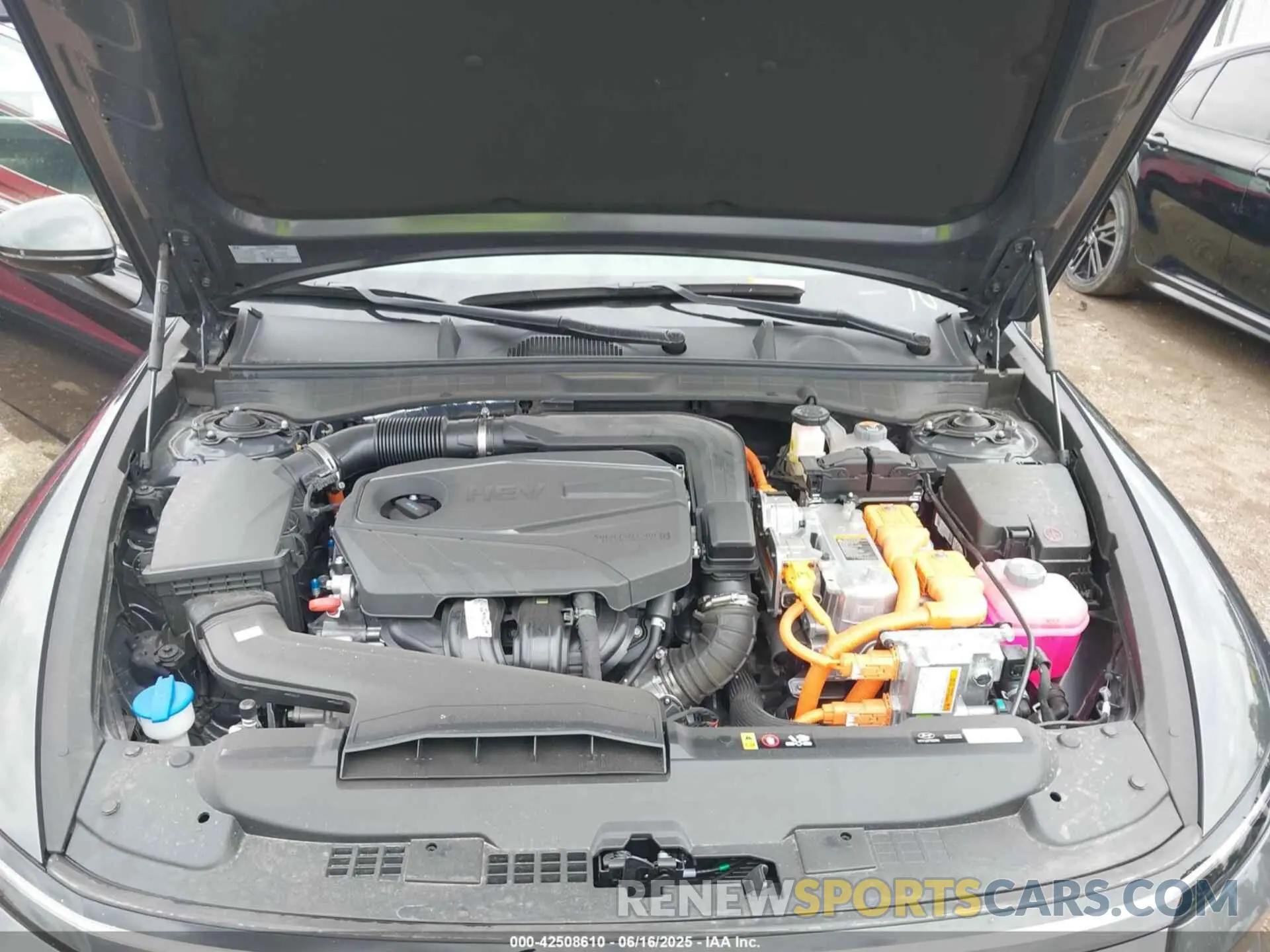 10 Photograph of a damaged car KMHL34JJ5RA098531 HYUNDAI SONATA HYBRID 2024
