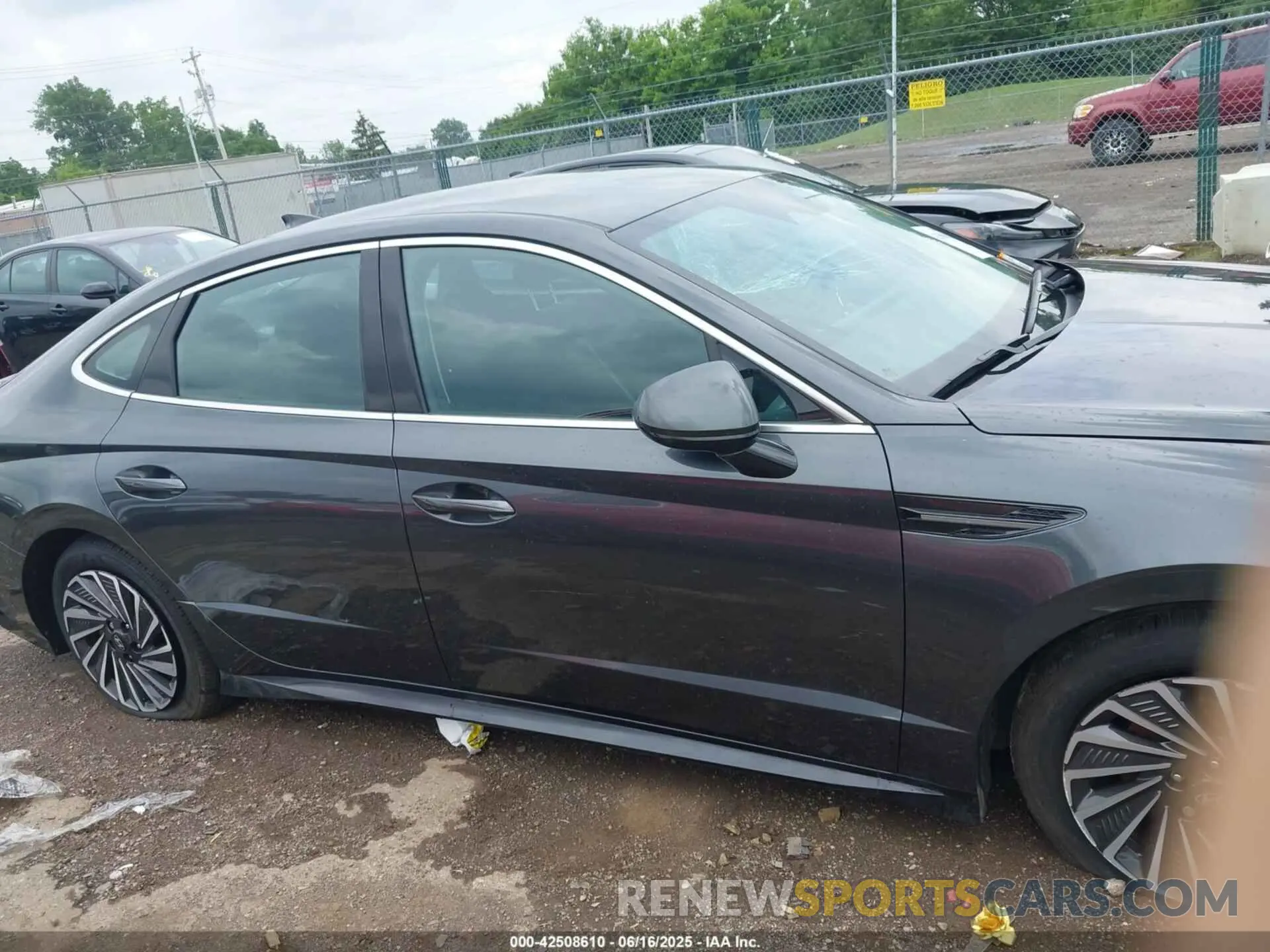 13 Photograph of a damaged car KMHL34JJ5RA098531 HYUNDAI SONATA HYBRID 2024