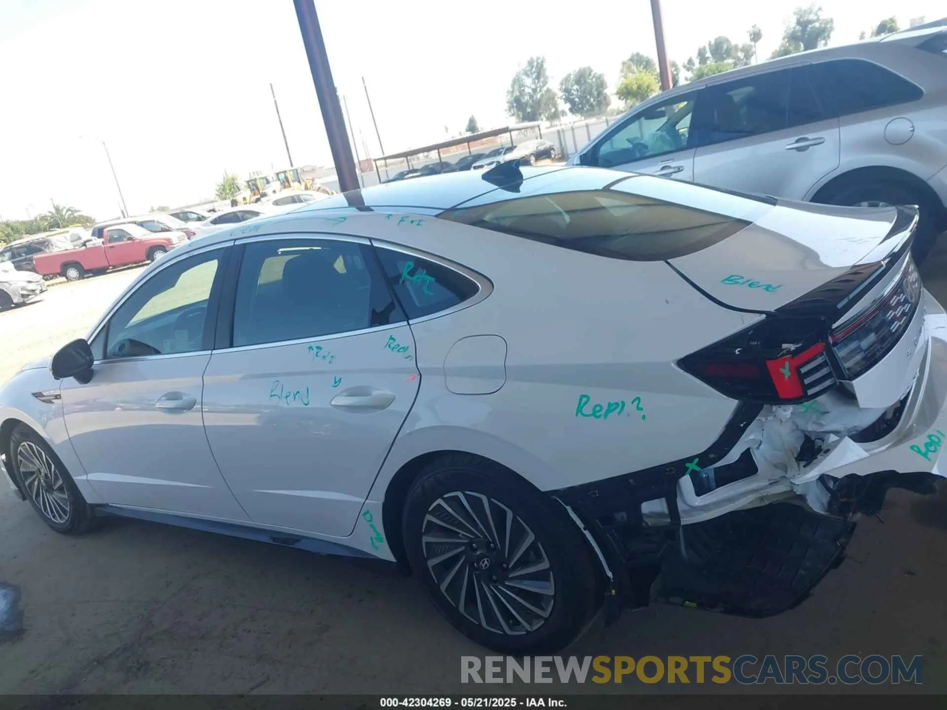 15 Photograph of a damaged car KMHL54JJ0SA119365 HYUNDAI SONATA HYBRID 2025