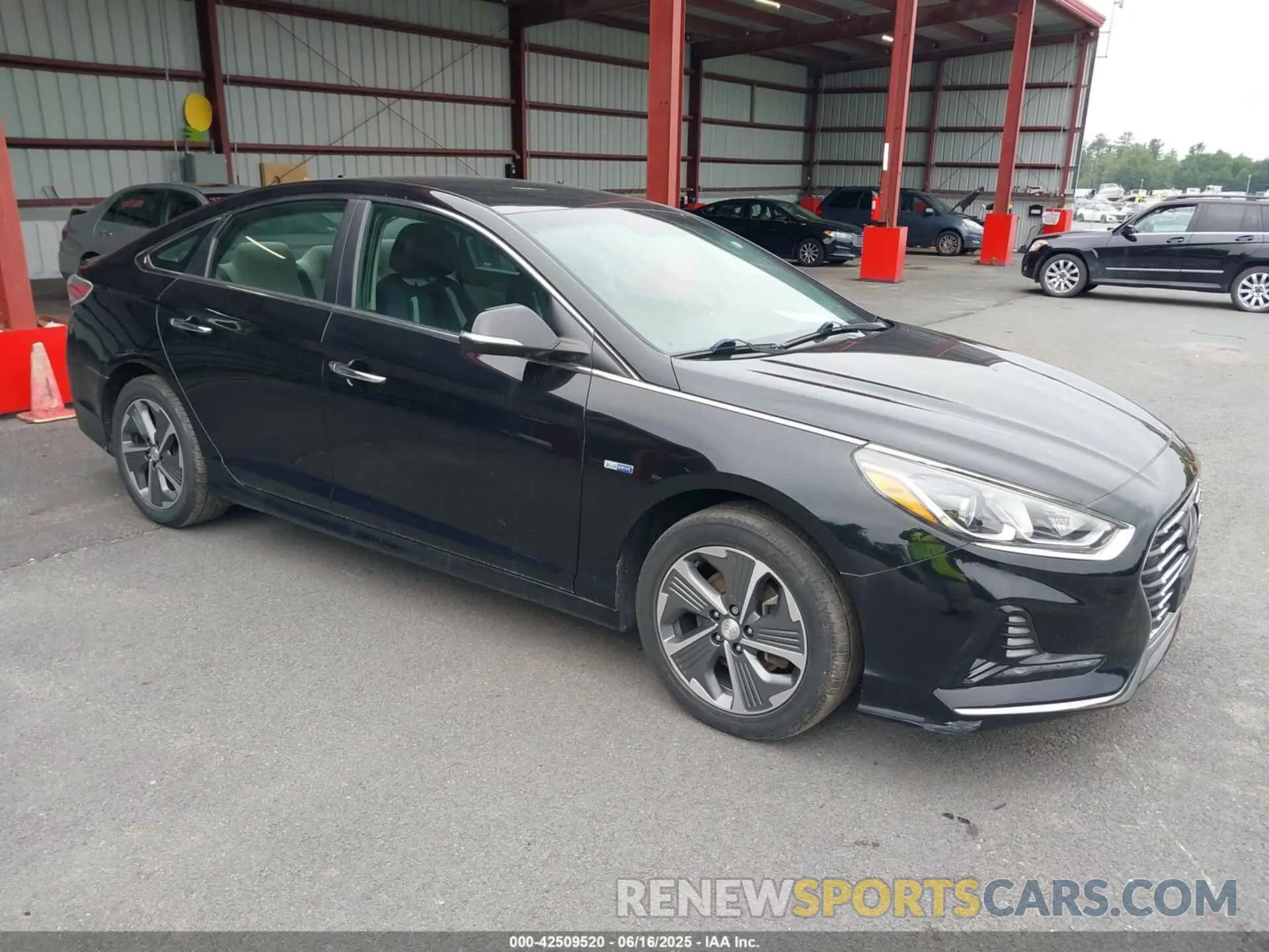 1 Photograph of a damaged car KMHE14L22KA093782 HYUNDAI SONATA PLUG-IN HYBRID 2019