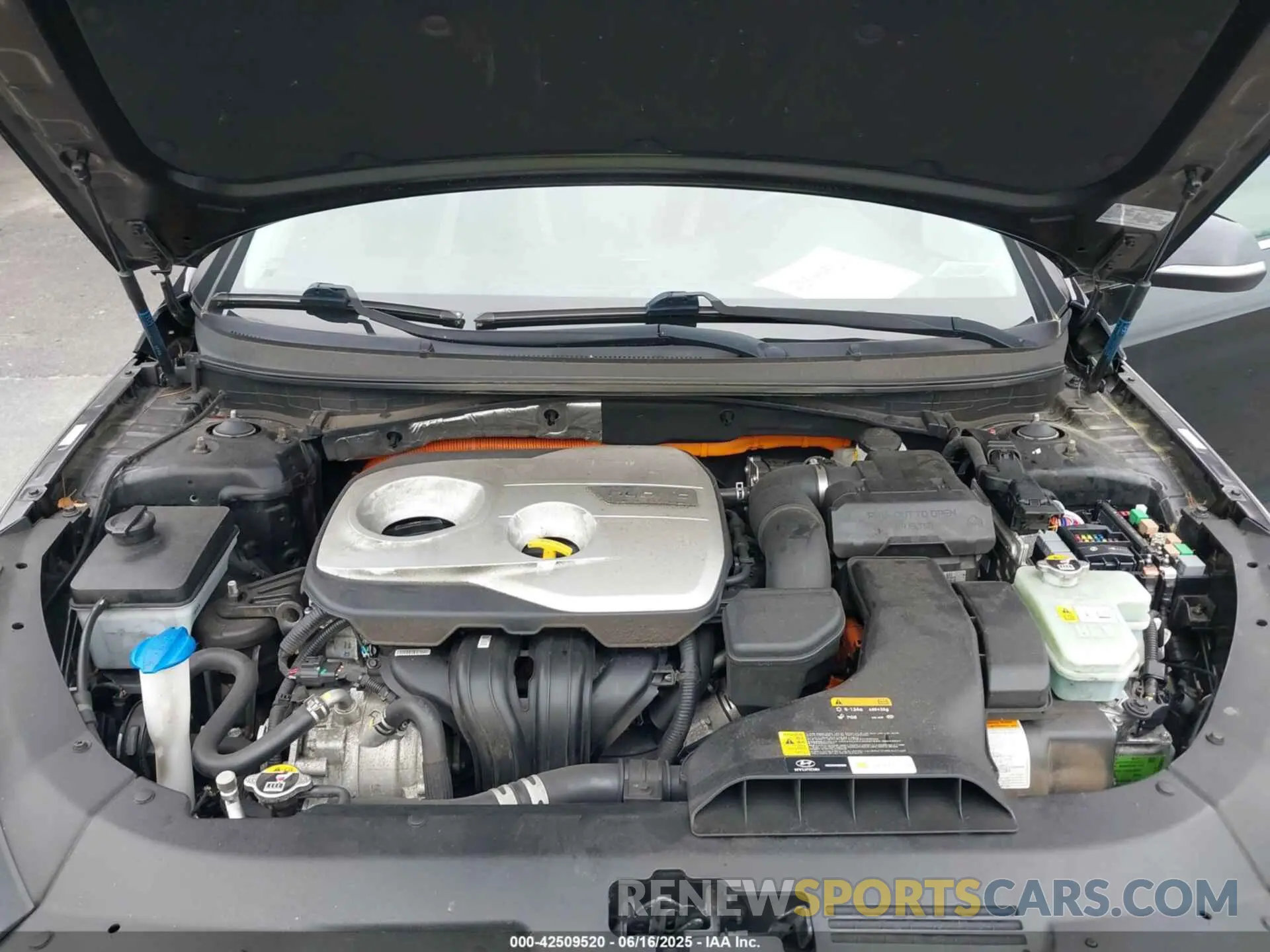 10 Photograph of a damaged car KMHE14L22KA093782 HYUNDAI SONATA PLUG-IN HYBRID 2019