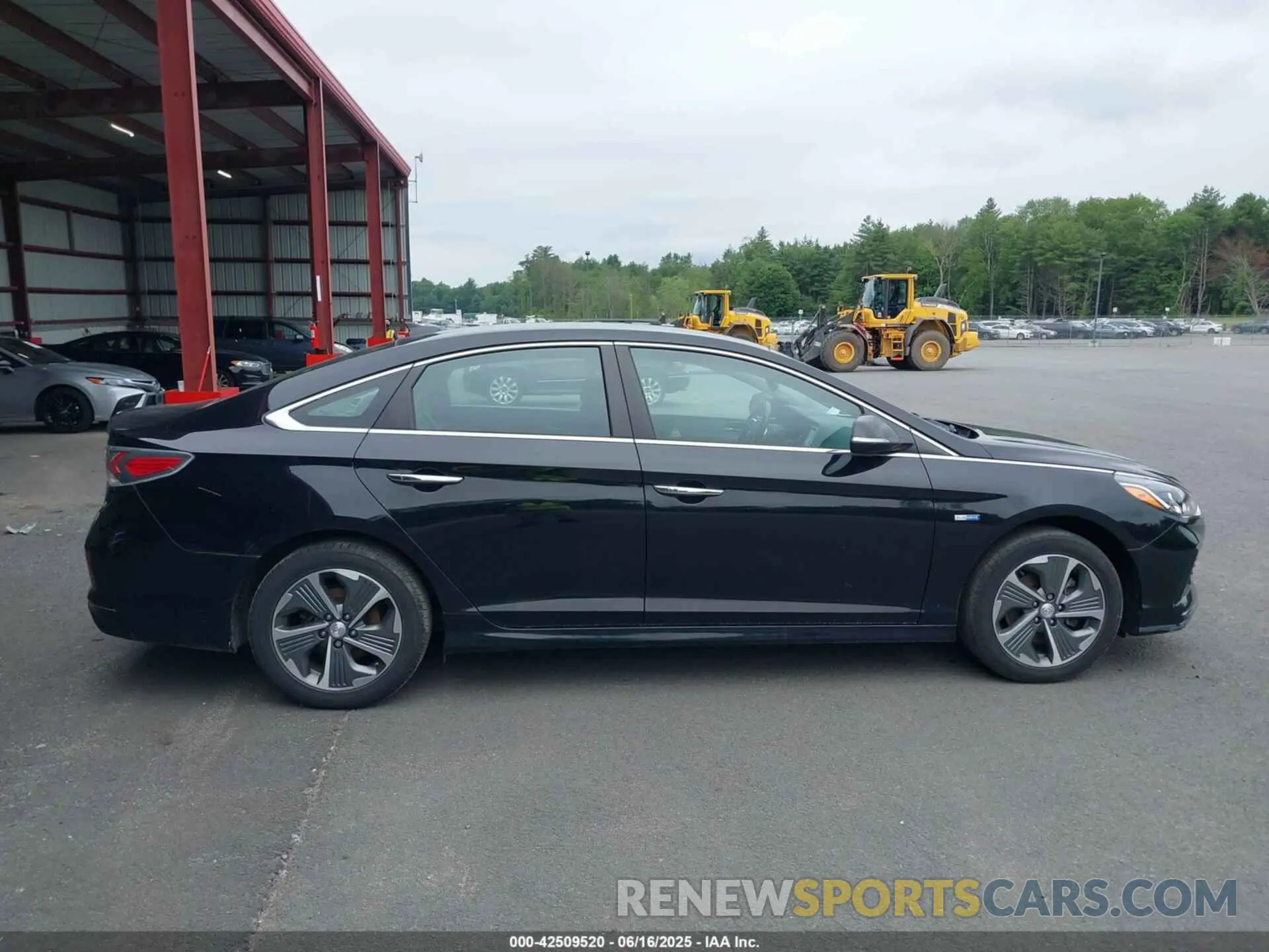 13 Photograph of a damaged car KMHE14L22KA093782 HYUNDAI SONATA PLUG-IN HYBRID 2019