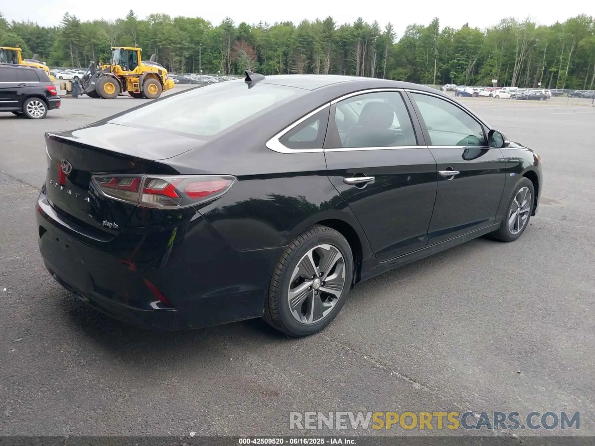 4 Photograph of a damaged car KMHE14L22KA093782 HYUNDAI SONATA PLUG-IN HYBRID 2019
