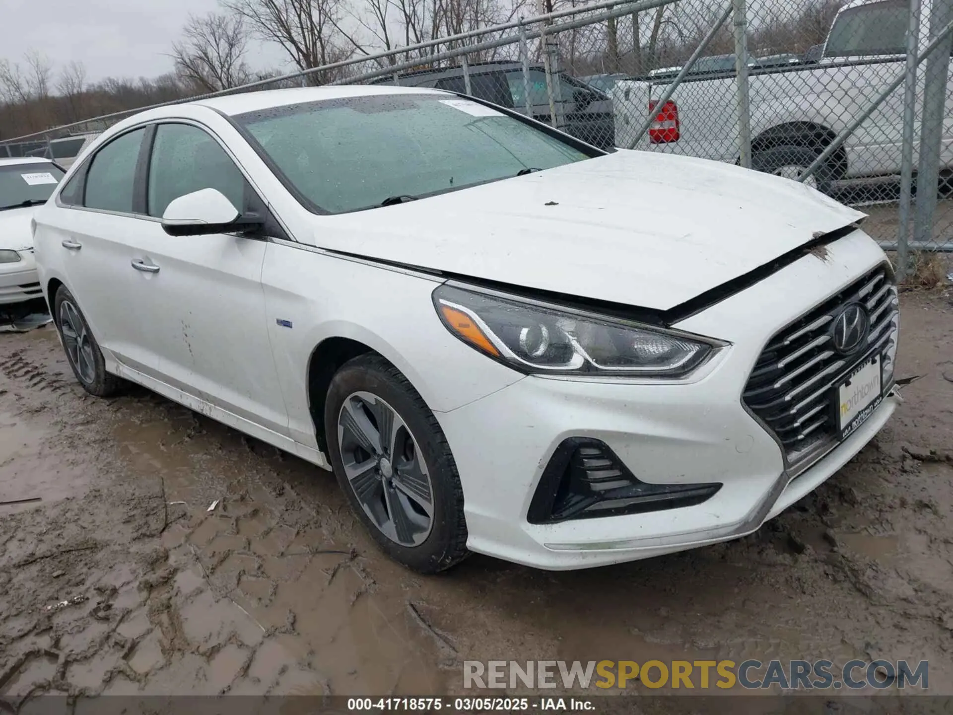 1 Фотография поврежденного автомобиля KMHE14L28KA093382 HYUNDAI SONATA PLUG-IN HYBRID 2019