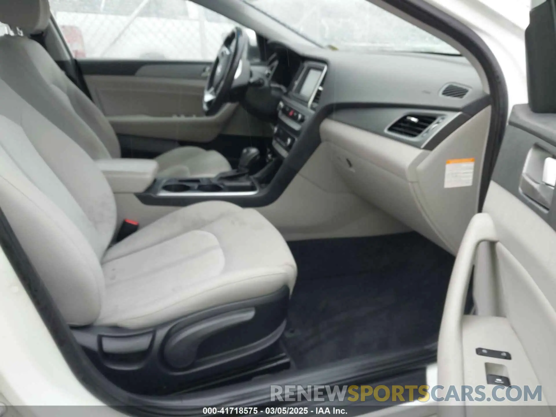5 Фотография поврежденного автомобиля KMHE14L28KA093382 HYUNDAI SONATA PLUG-IN HYBRID 2019