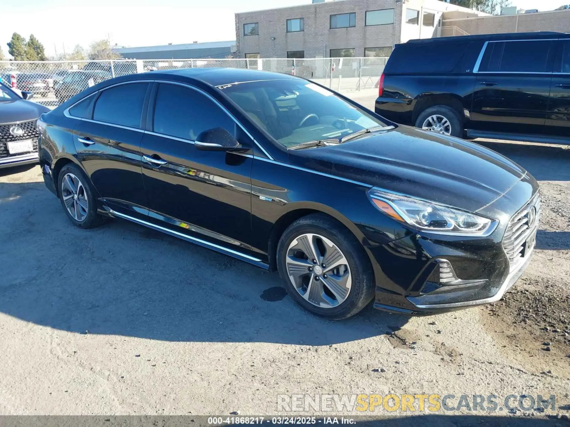 1 Photograph of a damaged car KMHE54L21KA091784 HYUNDAI SONATA PLUG-IN HYBRID 2019