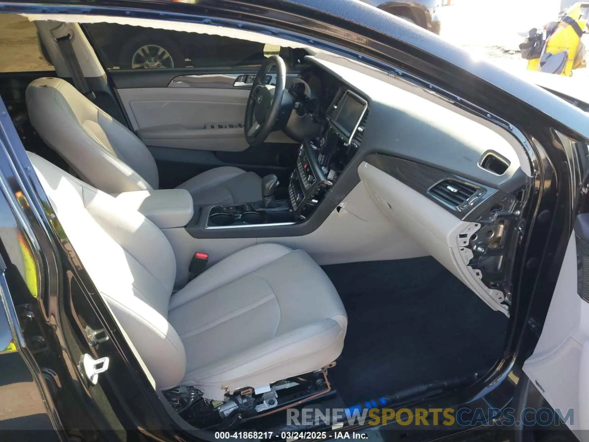 5 Photograph of a damaged car KMHE54L21KA091784 HYUNDAI SONATA PLUG-IN HYBRID 2019