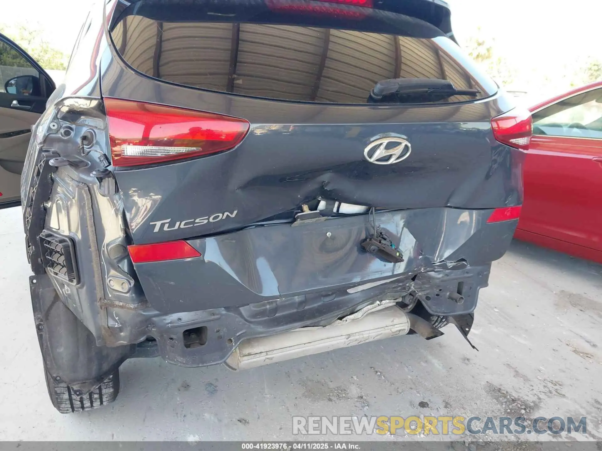 6 Photograph of a damaged car KM8J23A40KU007152 HYUNDAI TUCSON 2019