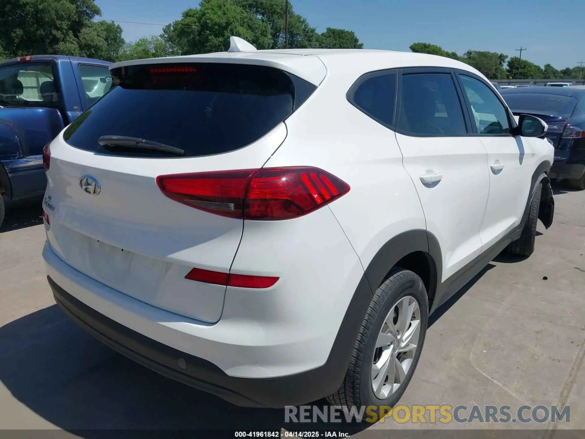 4 Photograph of a damaged car KM8J23A44KU914504 HYUNDAI TUCSON 2019
