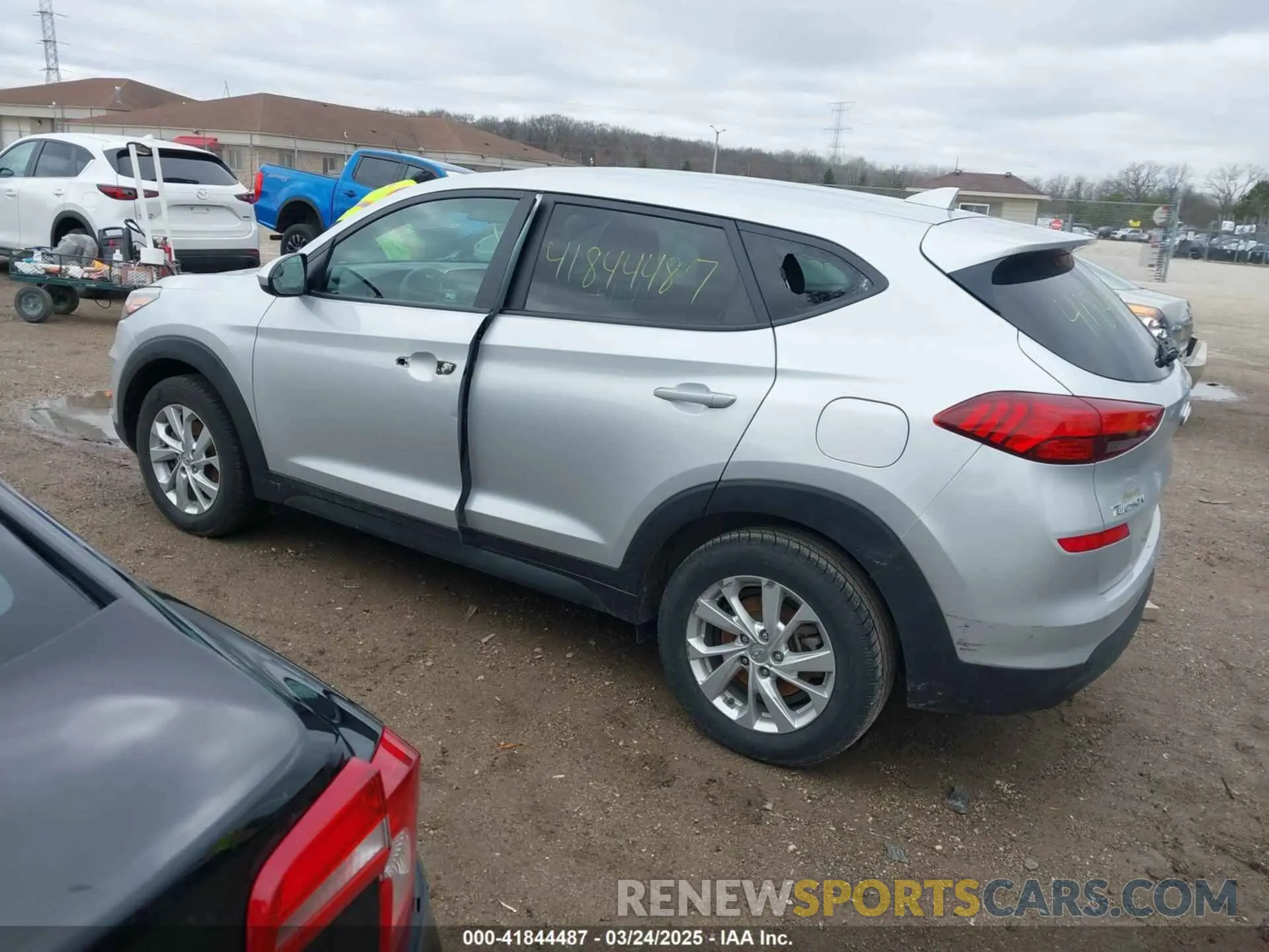 3 Фотография поврежденного автомобиля KM8J23A46KU902032 HYUNDAI TUCSON 2019