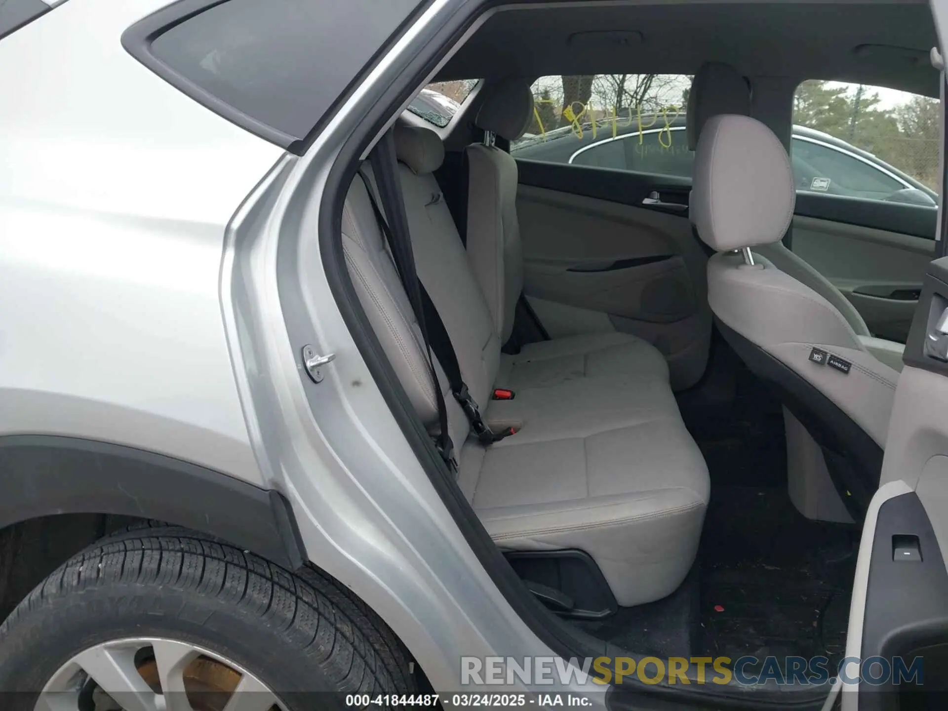 8 Фотография поврежденного автомобиля KM8J23A46KU902032 HYUNDAI TUCSON 2019