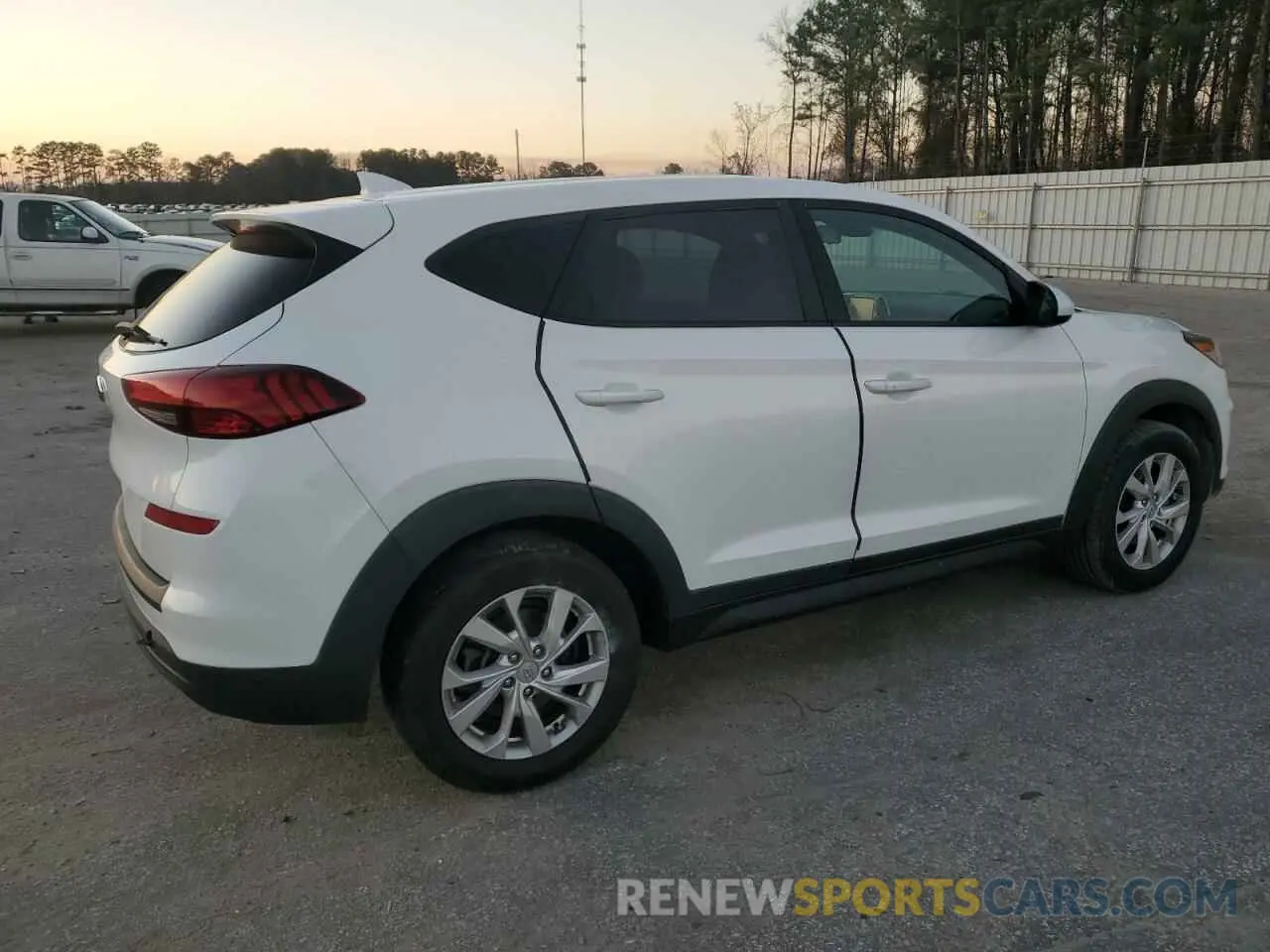 3 Фотография поврежденного автомобиля KM8J23A46KU913046 HYUNDAI TUCSON 2019