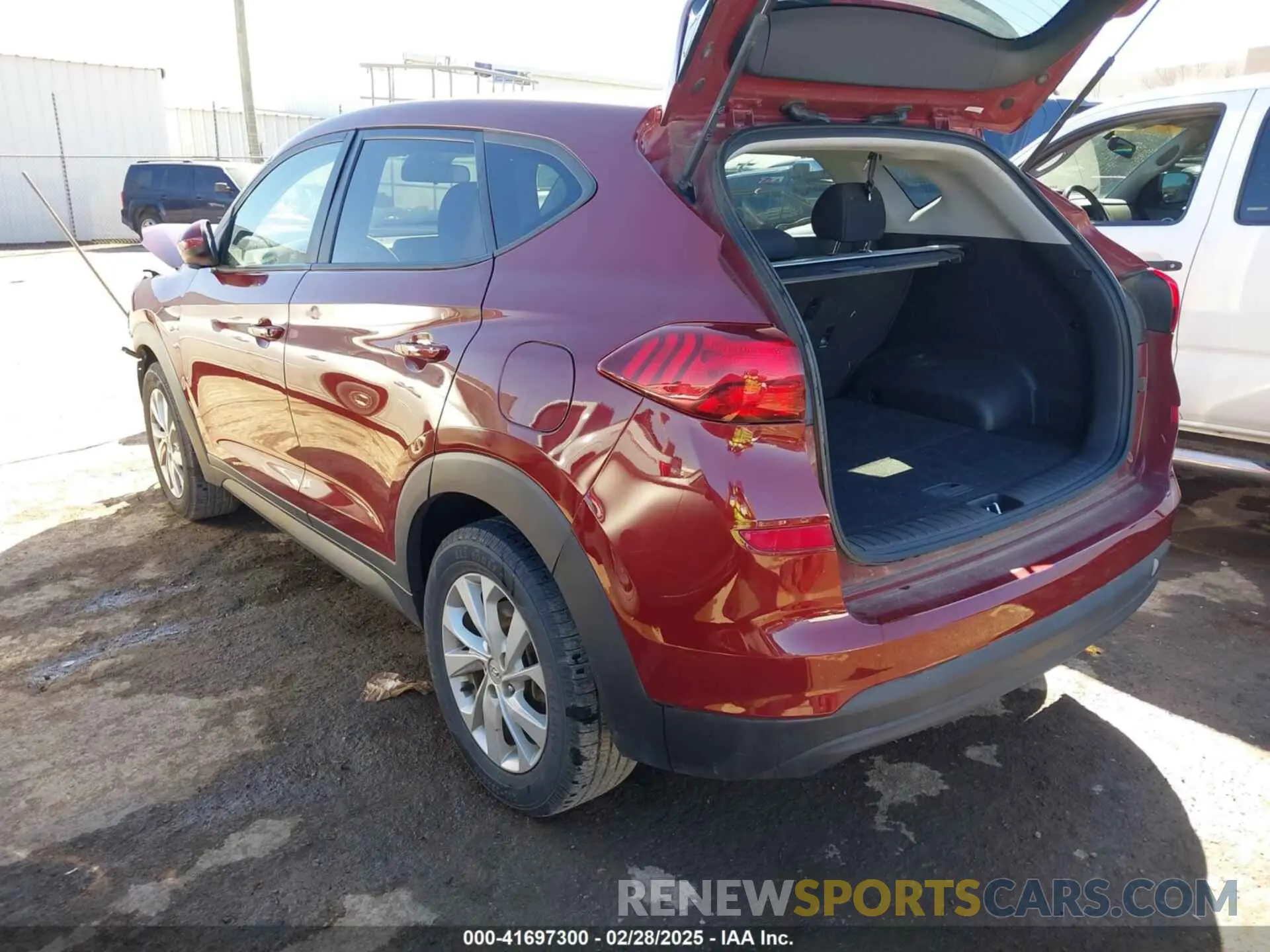 3 Фотография поврежденного автомобиля KM8J23A48KU924615 HYUNDAI TUCSON 2019