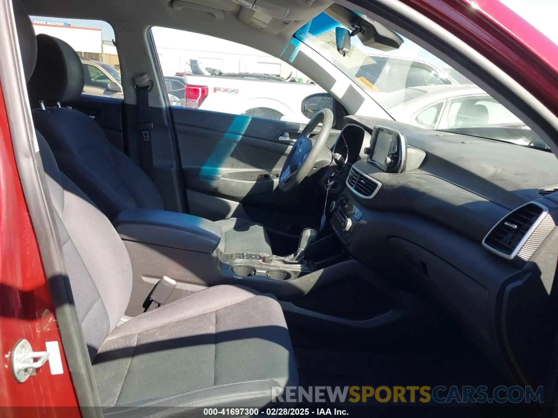 5 Фотография поврежденного автомобиля KM8J23A48KU924615 HYUNDAI TUCSON 2019