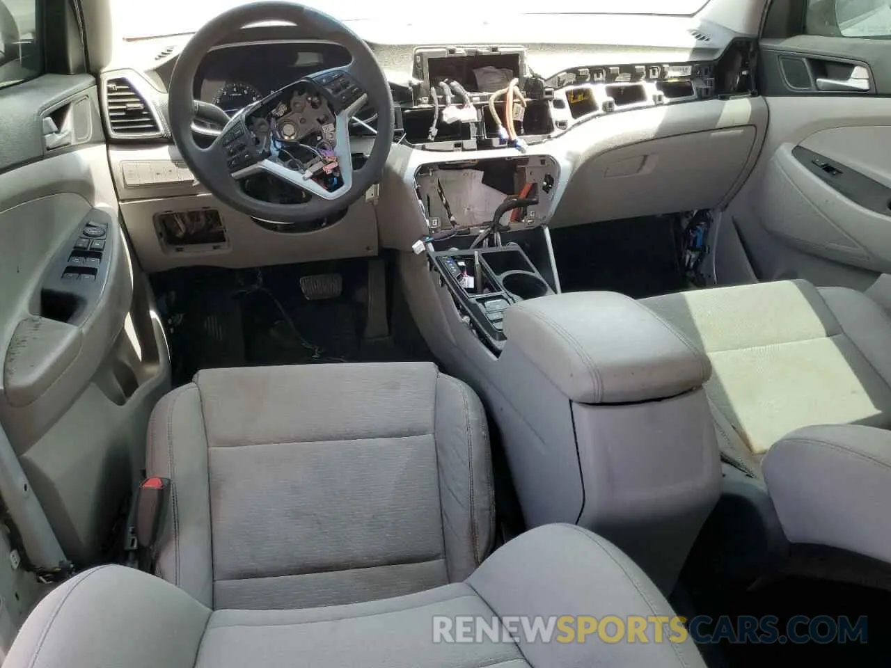 8 Photograph of a damaged car KM8J23A4XKU057931 HYUNDAI TUCSON 2019