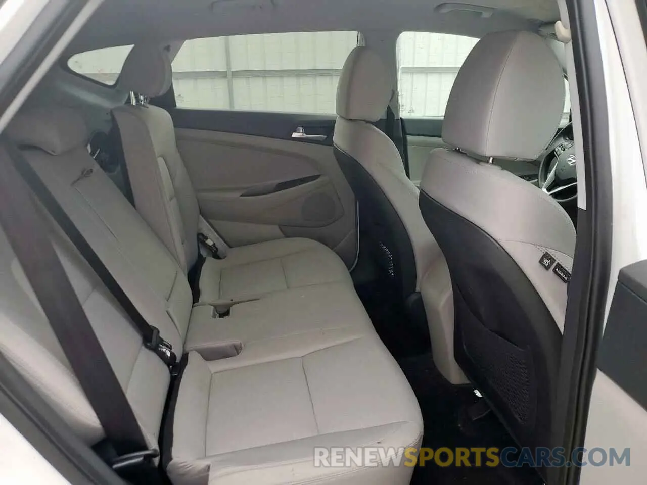 11 Photograph of a damaged car KM8J23A4XKU886871 HYUNDAI TUCSON 2019