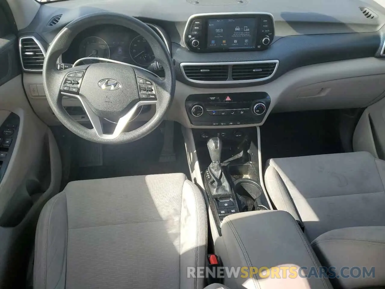 8 Фотография поврежденного автомобиля KM8J2CA40KU957270 HYUNDAI TUCSON 2019