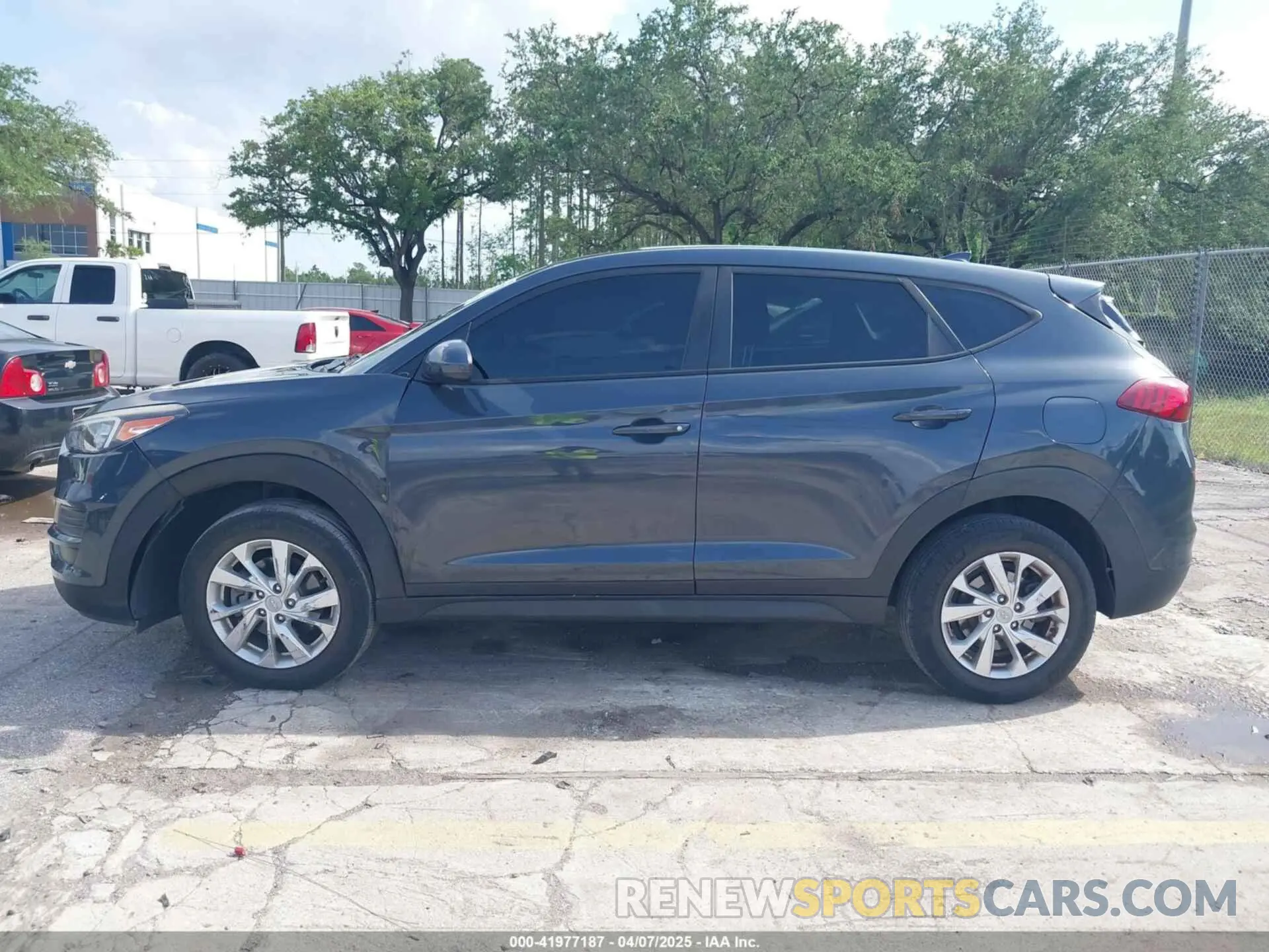14 Photograph of a damaged car KM8J2CA41KU028950 HYUNDAI TUCSON 2019