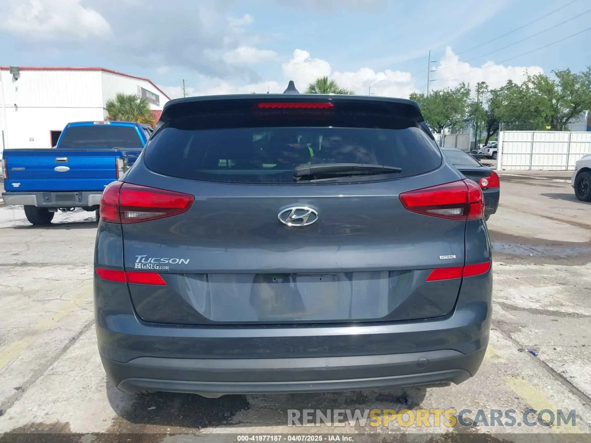 16 Photograph of a damaged car KM8J2CA41KU028950 HYUNDAI TUCSON 2019