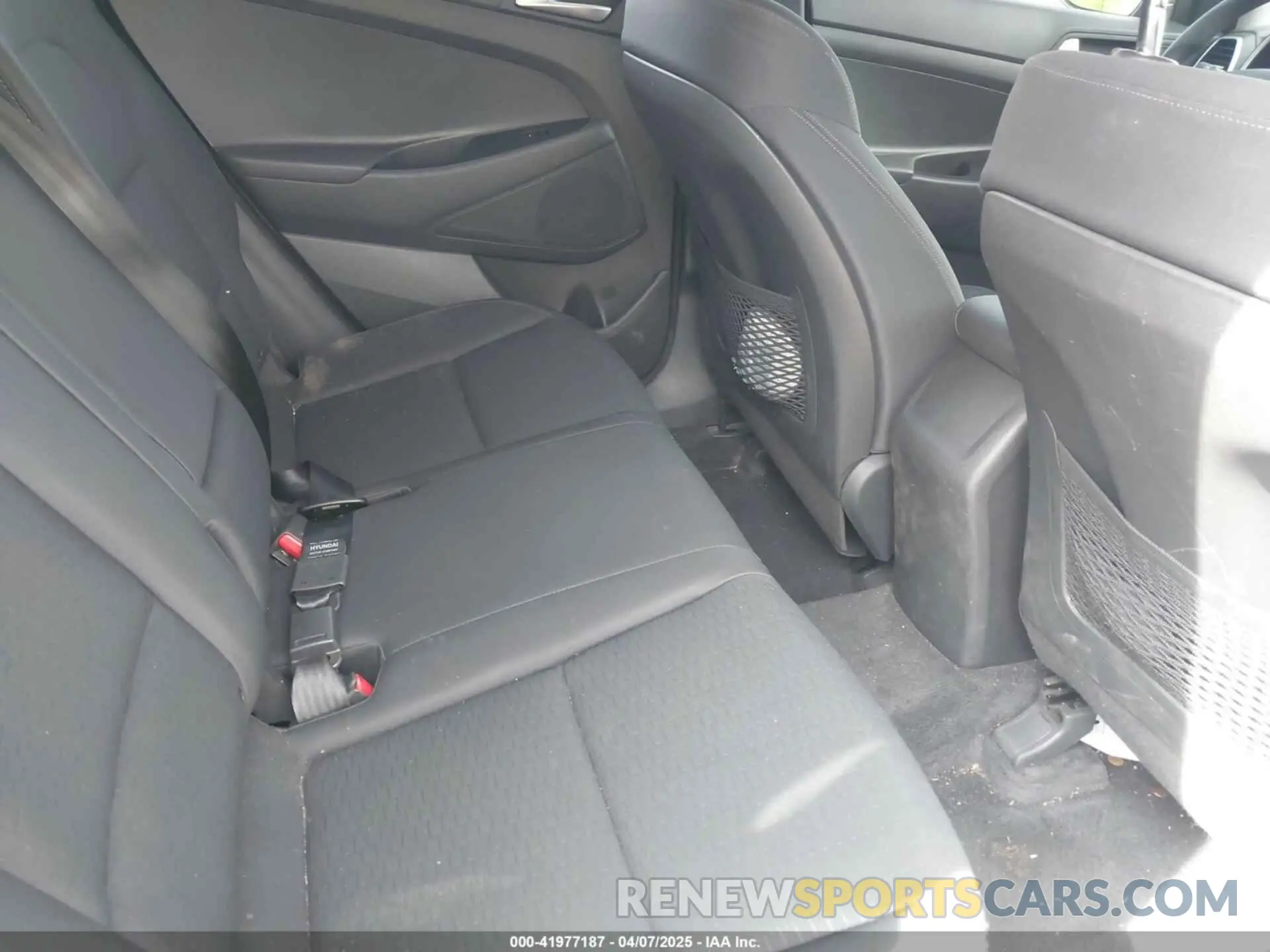 8 Photograph of a damaged car KM8J2CA41KU028950 HYUNDAI TUCSON 2019