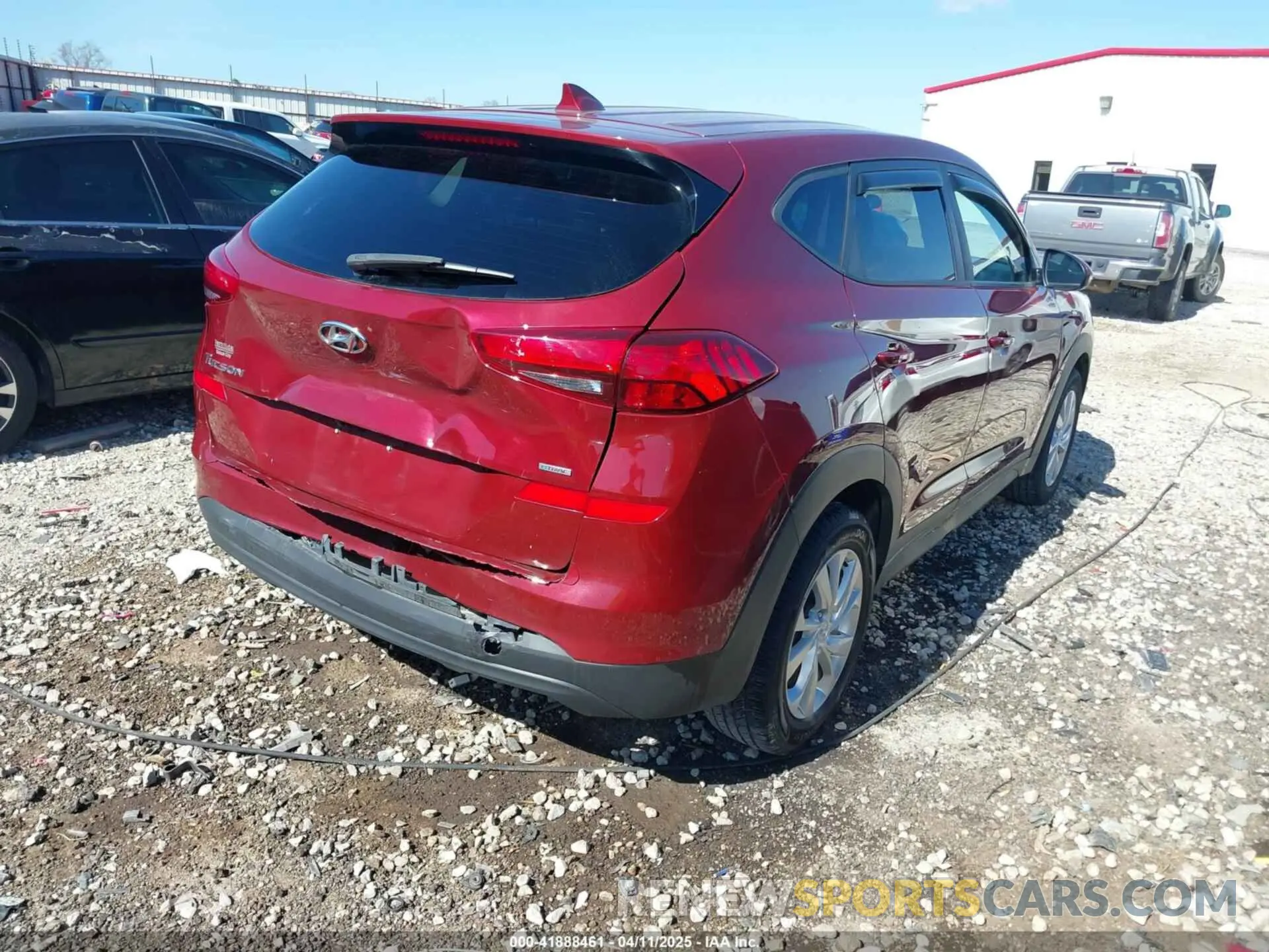 4 Photograph of a damaged car KM8J2CA41KU926156 HYUNDAI TUCSON 2019