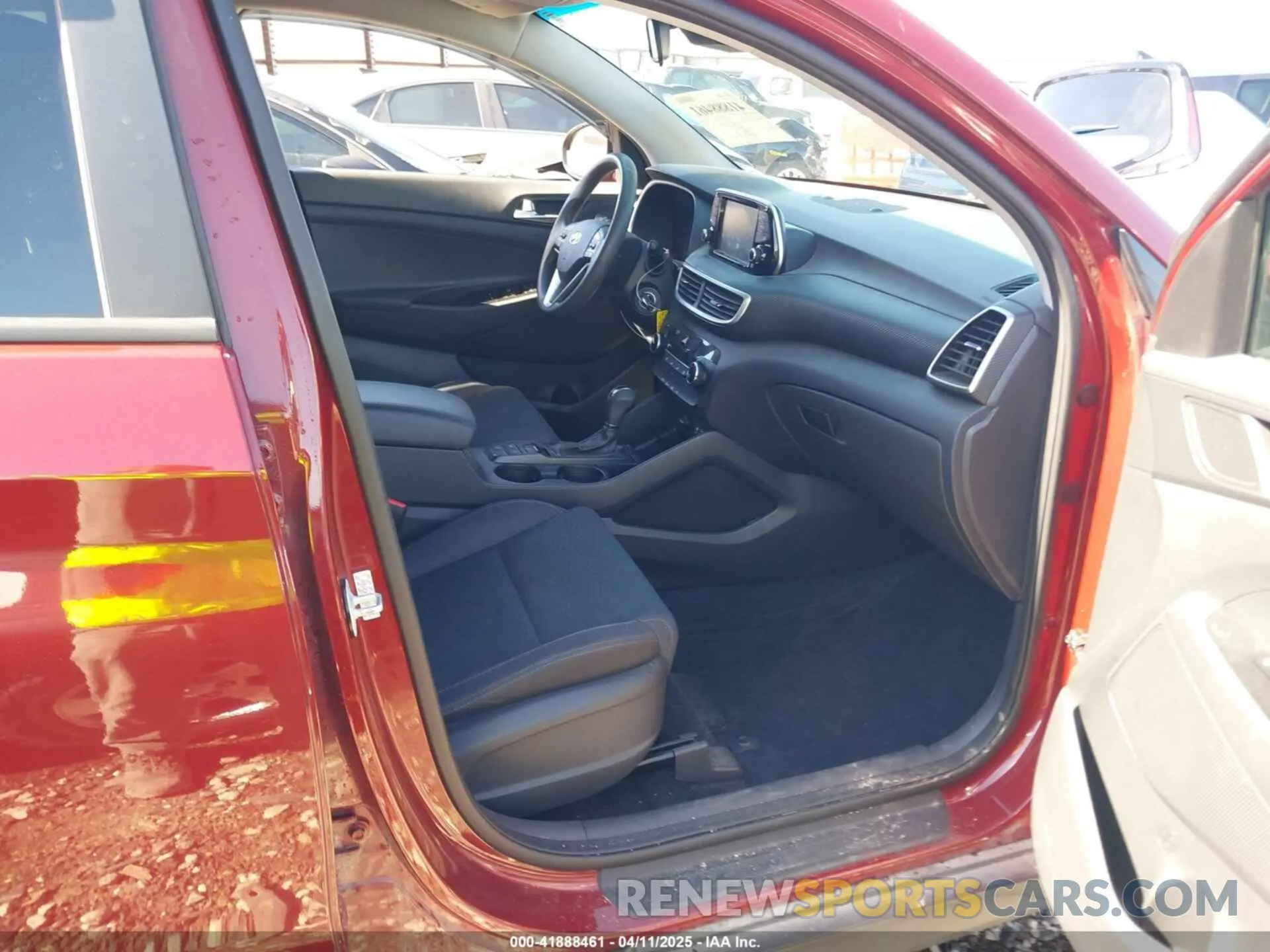 5 Photograph of a damaged car KM8J2CA41KU926156 HYUNDAI TUCSON 2019
