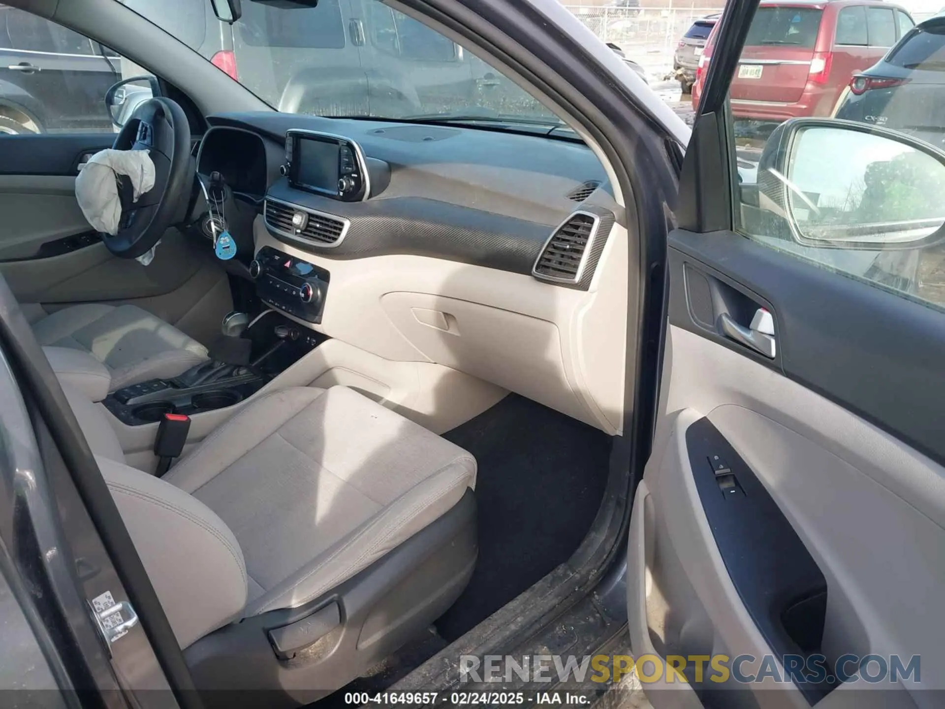 5 Photograph of a damaged car KM8J2CA42KU053551 HYUNDAI TUCSON 2019