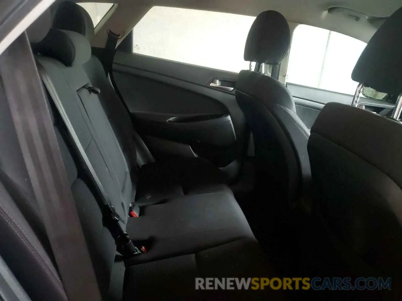 10 Photograph of a damaged car KM8J2CA42KU909818 HYUNDAI TUCSON 2019