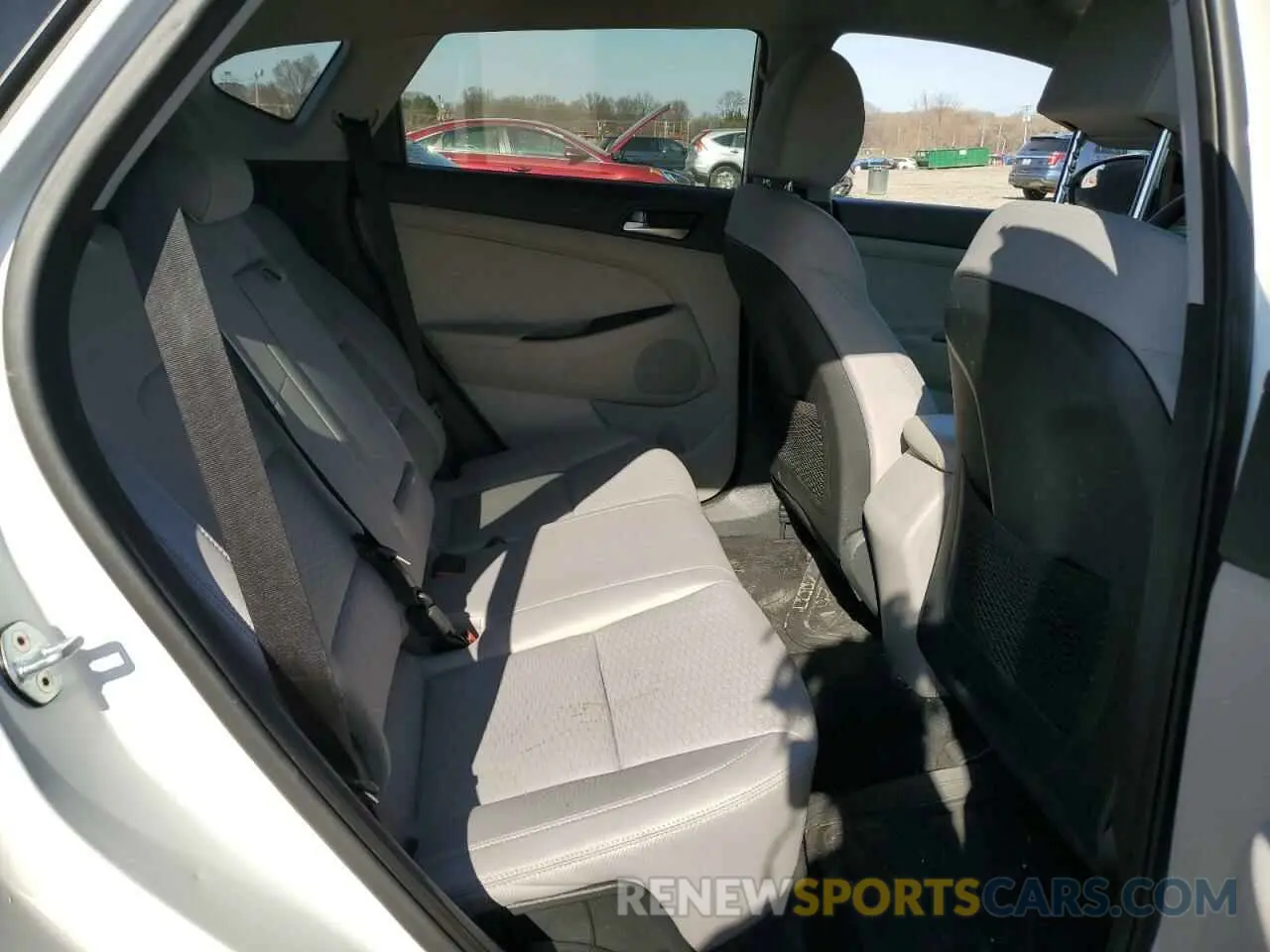 10 Photograph of a damaged car KM8J2CA42KU940986 HYUNDAI TUCSON 2019