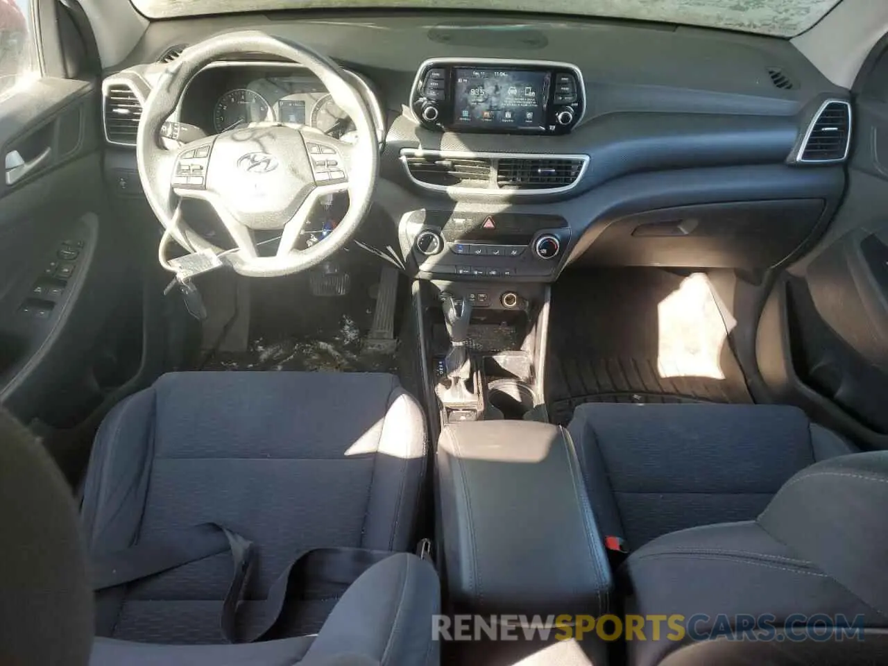 8 Photograph of a damaged car KM8J2CA44KU928743 HYUNDAI TUCSON 2019
