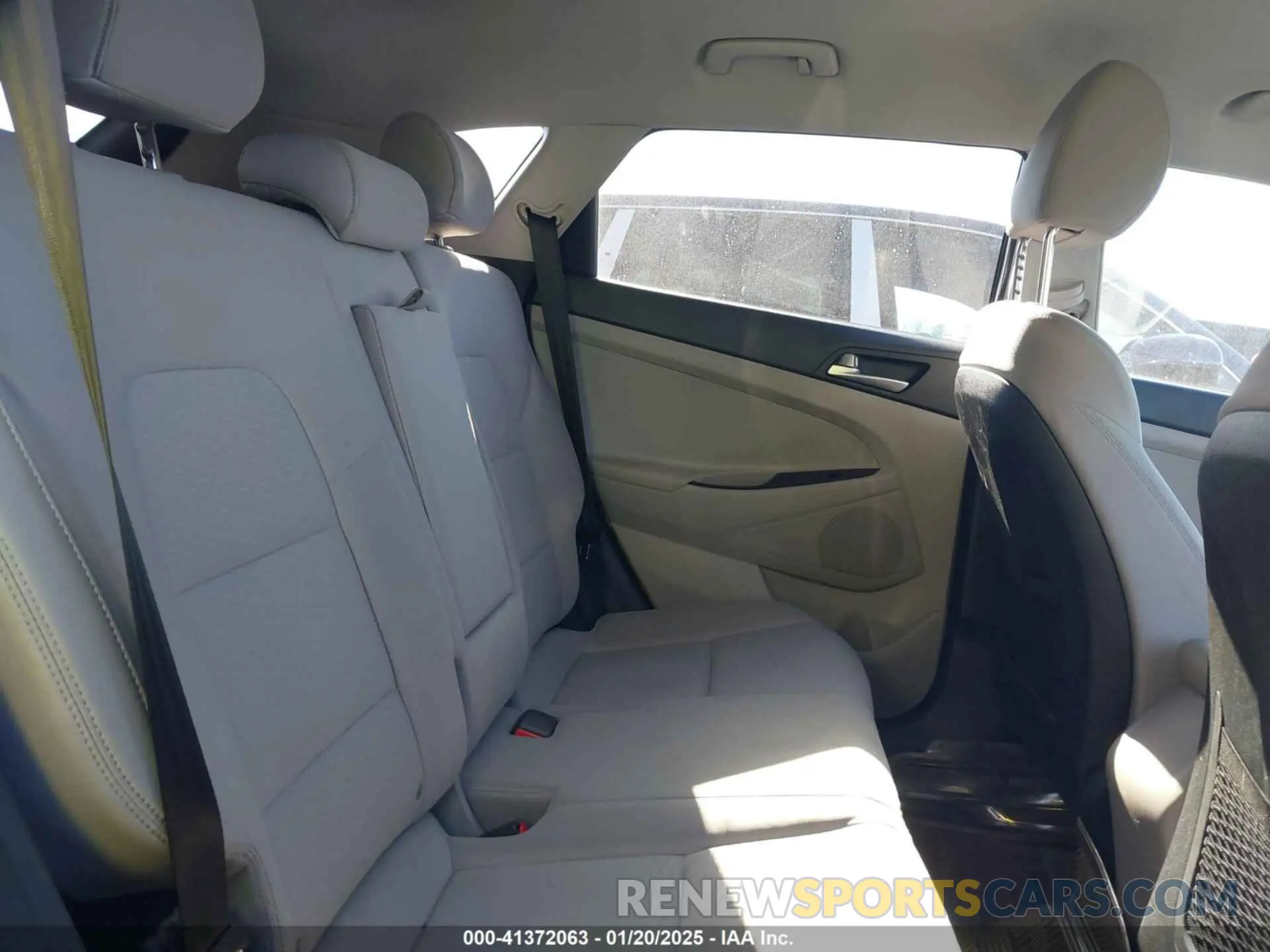 8 Photograph of a damaged car KM8J2CA45KU951058 HYUNDAI TUCSON 2019