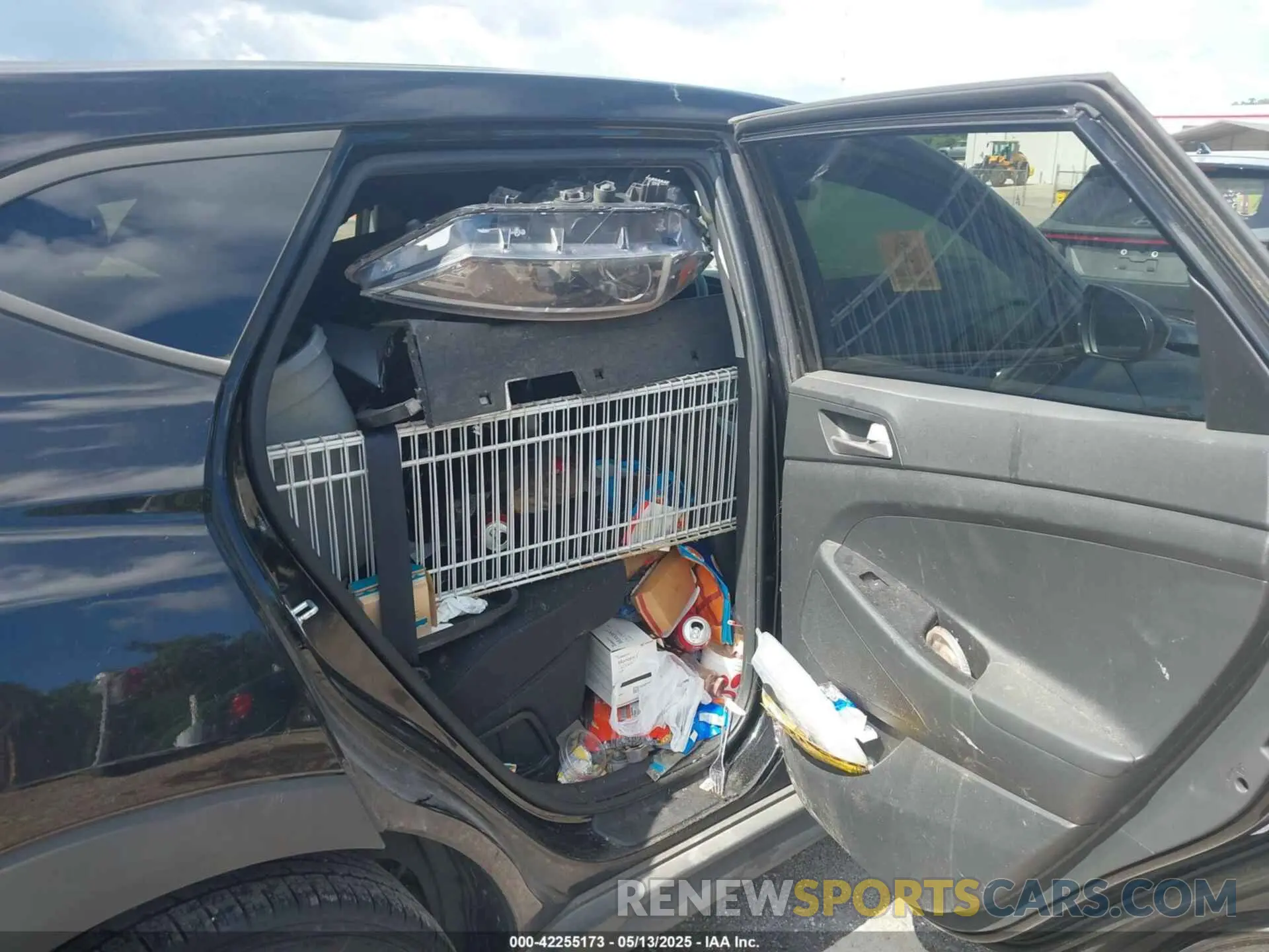 8 Photograph of a damaged car KM8J2CA45KU971276 HYUNDAI TUCSON 2019