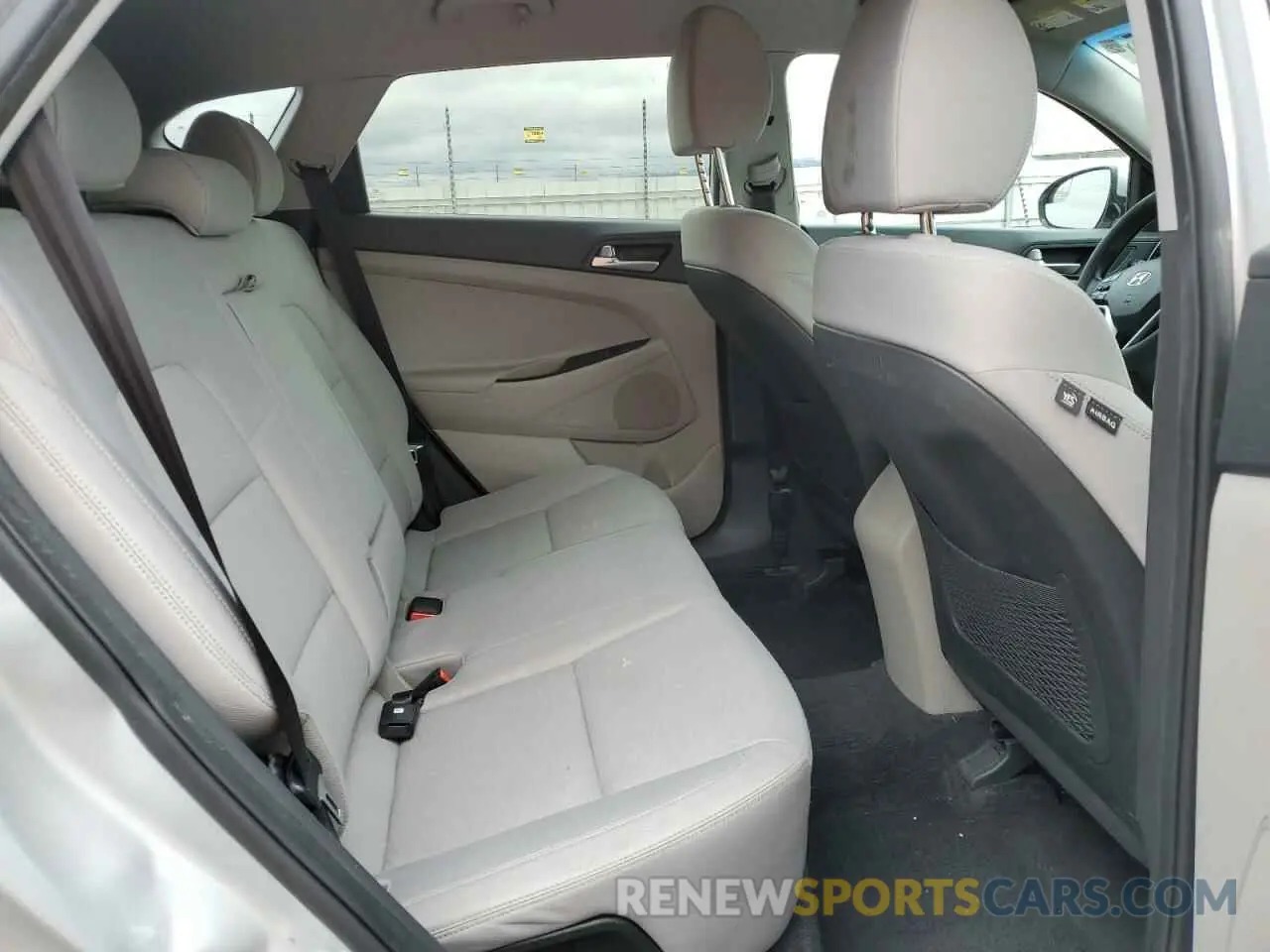 11 Photograph of a damaged car KM8J2CA46KU891372 HYUNDAI TUCSON 2019