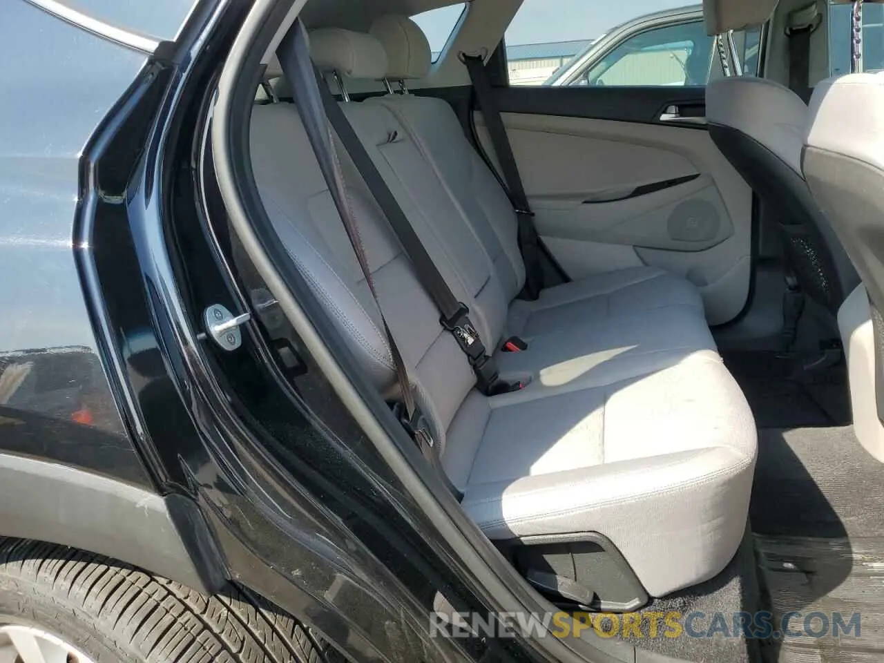 11 Photograph of a damaged car KM8J2CA46KU893414 HYUNDAI TUCSON 2019