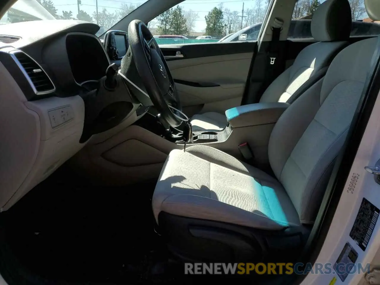7 Фотография поврежденного автомобиля KM8J2CA47KU033909 HYUNDAI TUCSON 2019